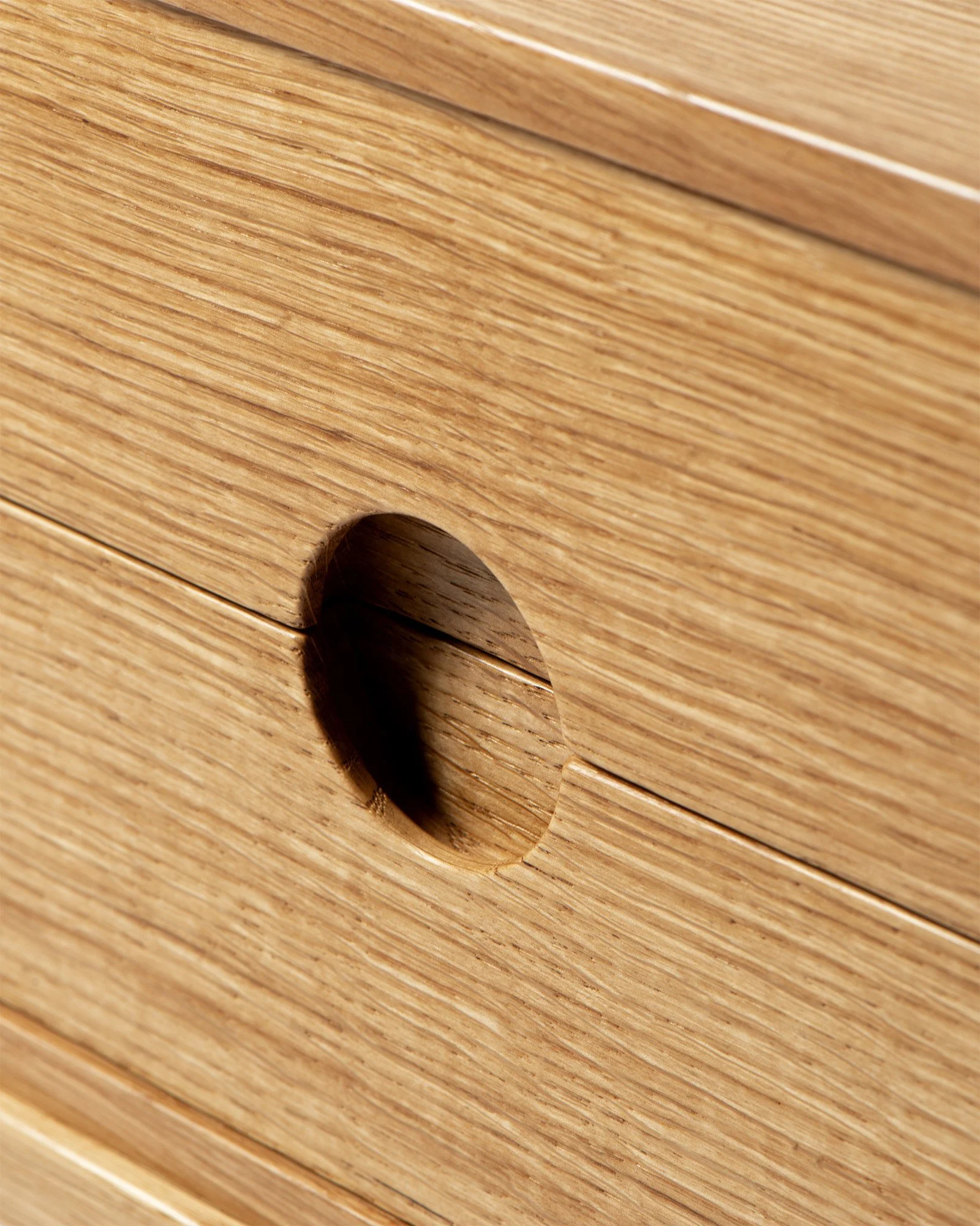 KaiKristiansen_Entre Bedside_Oak_Detail_4.jpg