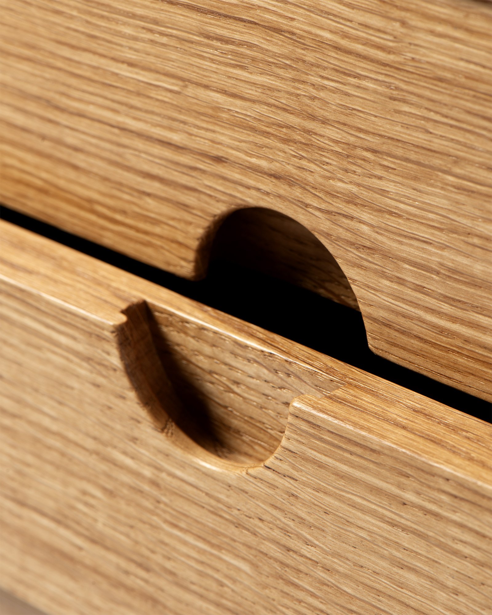 KaiKristiansen_Entre Bedside Low_Oak_Detail_2.jpg