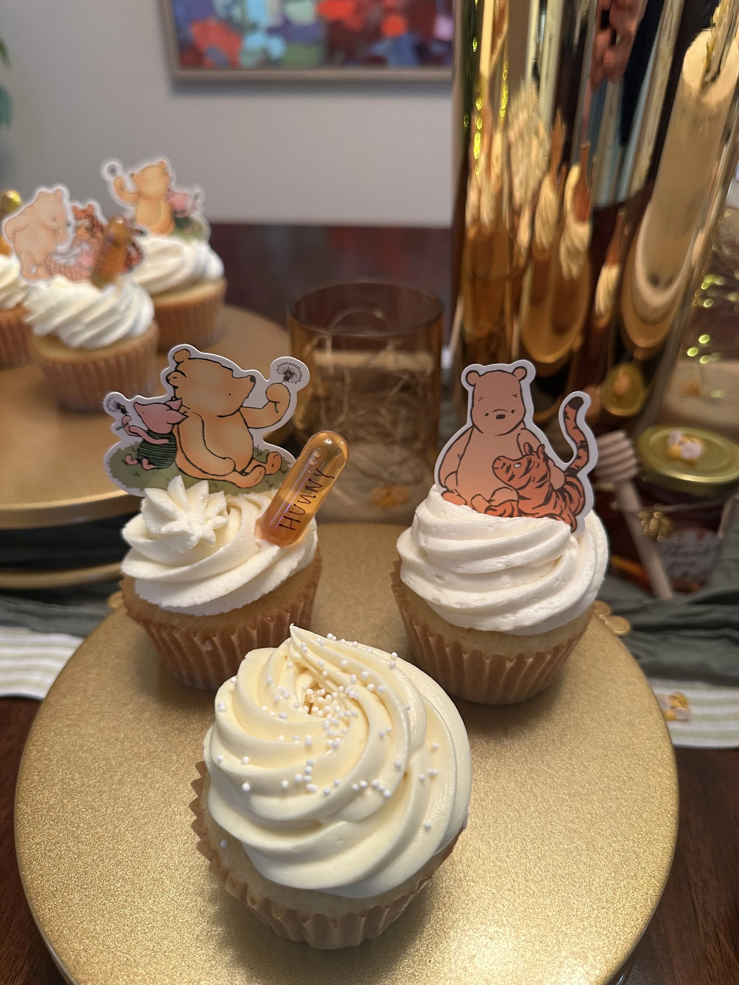 Honey-Vanilla & Vanilla Cupcakes