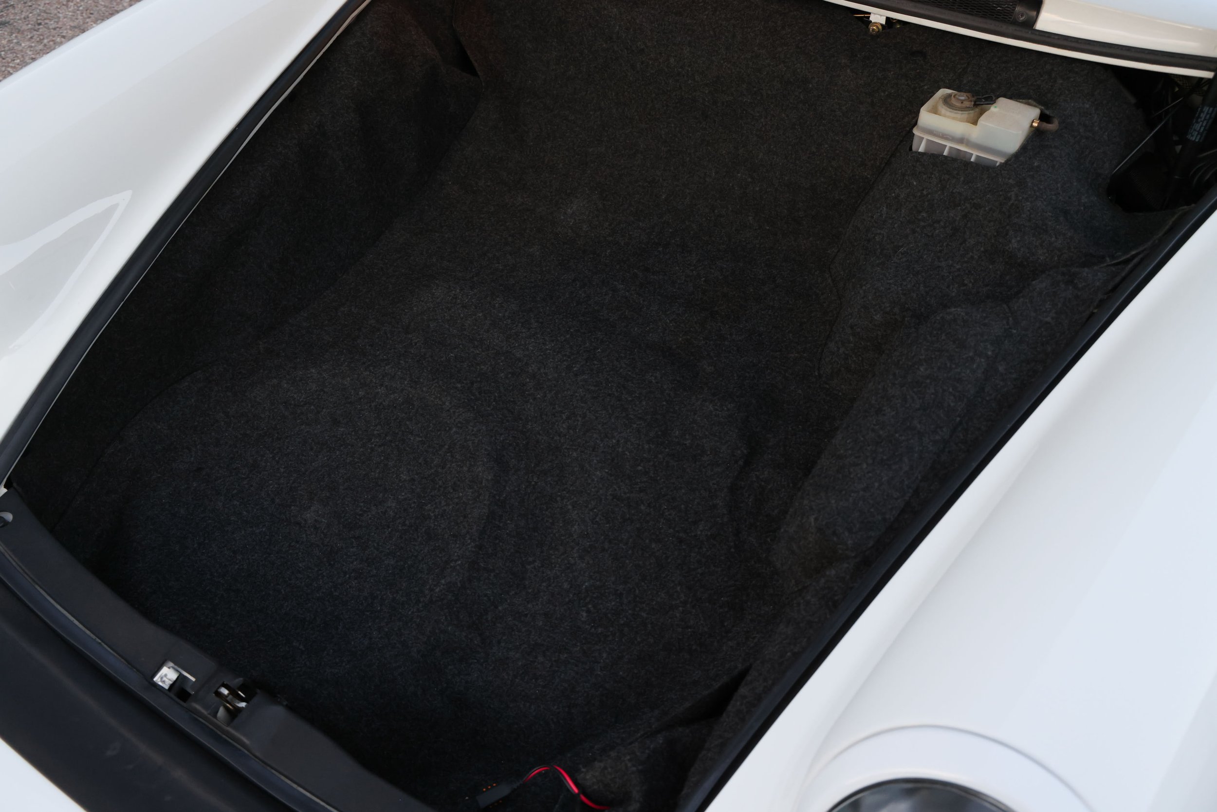 S120447-911 SC-Grand Prix White-Resized-052.jpg