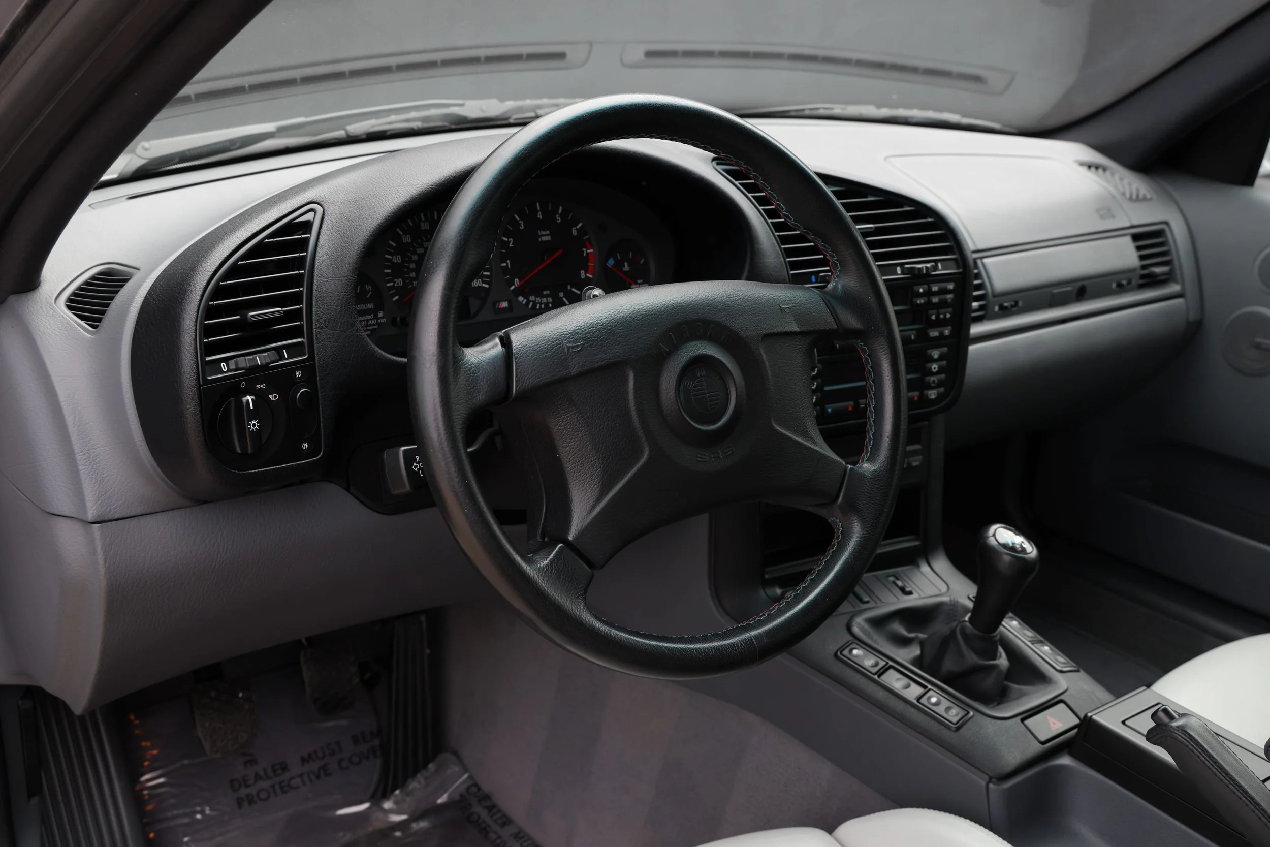 EE09415 - BMW E36 M3 Sedan - Silver - Resized-059.jpg