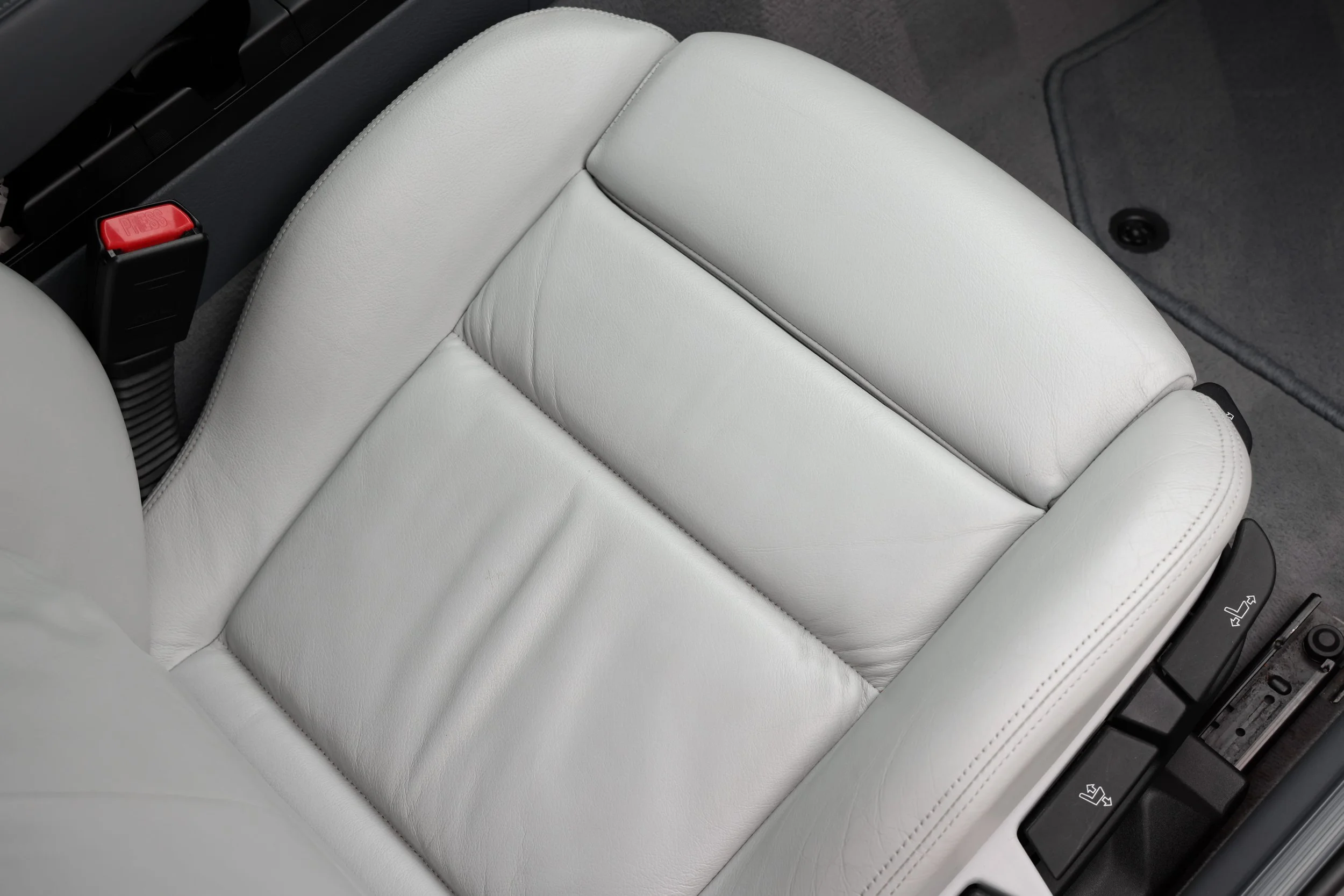 EE09415 - BMW E36 M3 Sedan - Silver - Resized-084.jpg