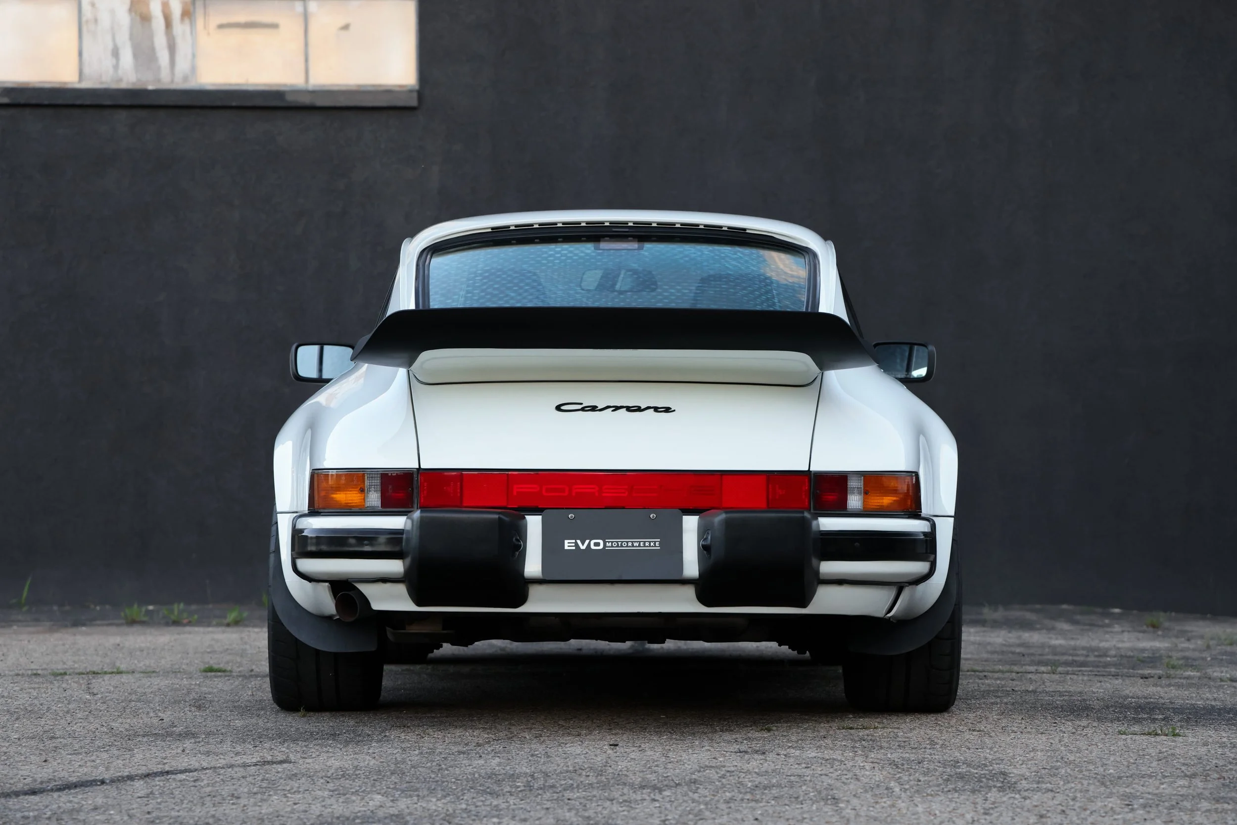 S120447-911 SC-Grand Prix White-Resized-009.jpg