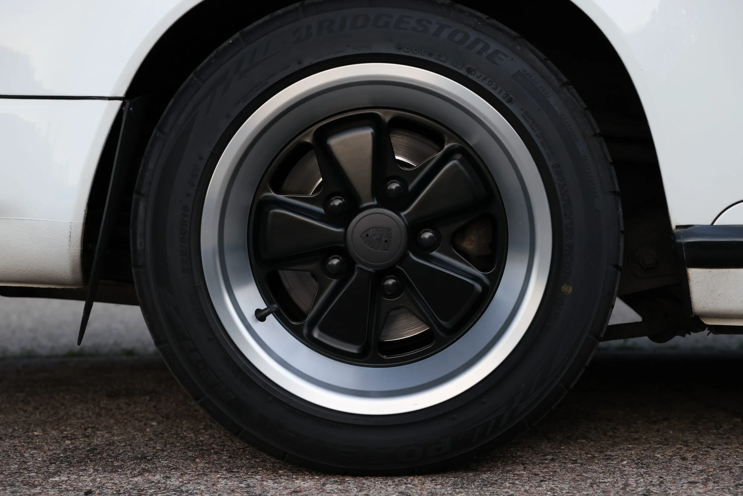 S120447-911 SC-Grand Prix White-Resized-043.jpg