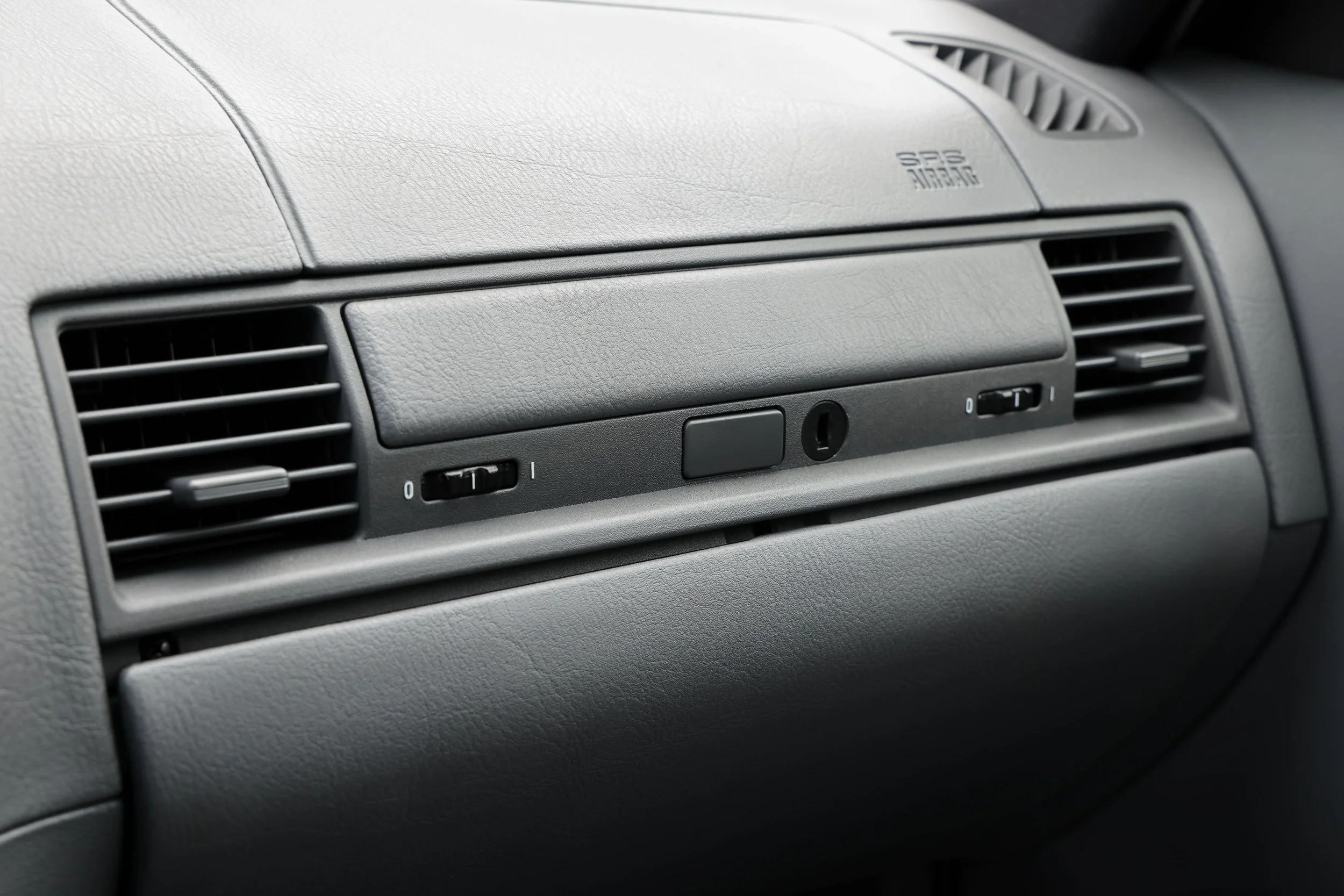 EE09415 - BMW E36 M3 Sedan - Silver - Resized-068.jpg