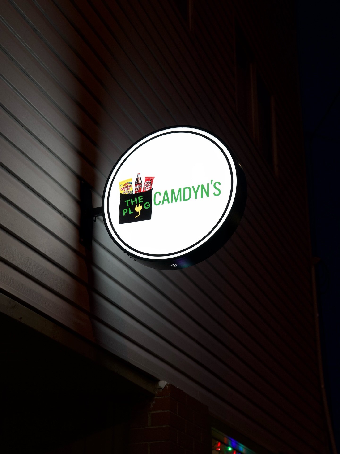 Our Yorkville location 🌿

New strains in weekly 

For faster service order online! 

See you soon!
💨 😉

CamdynsThePlug.com

#yorkvilleohio #theplug #onlineorder #dispensary #dabs