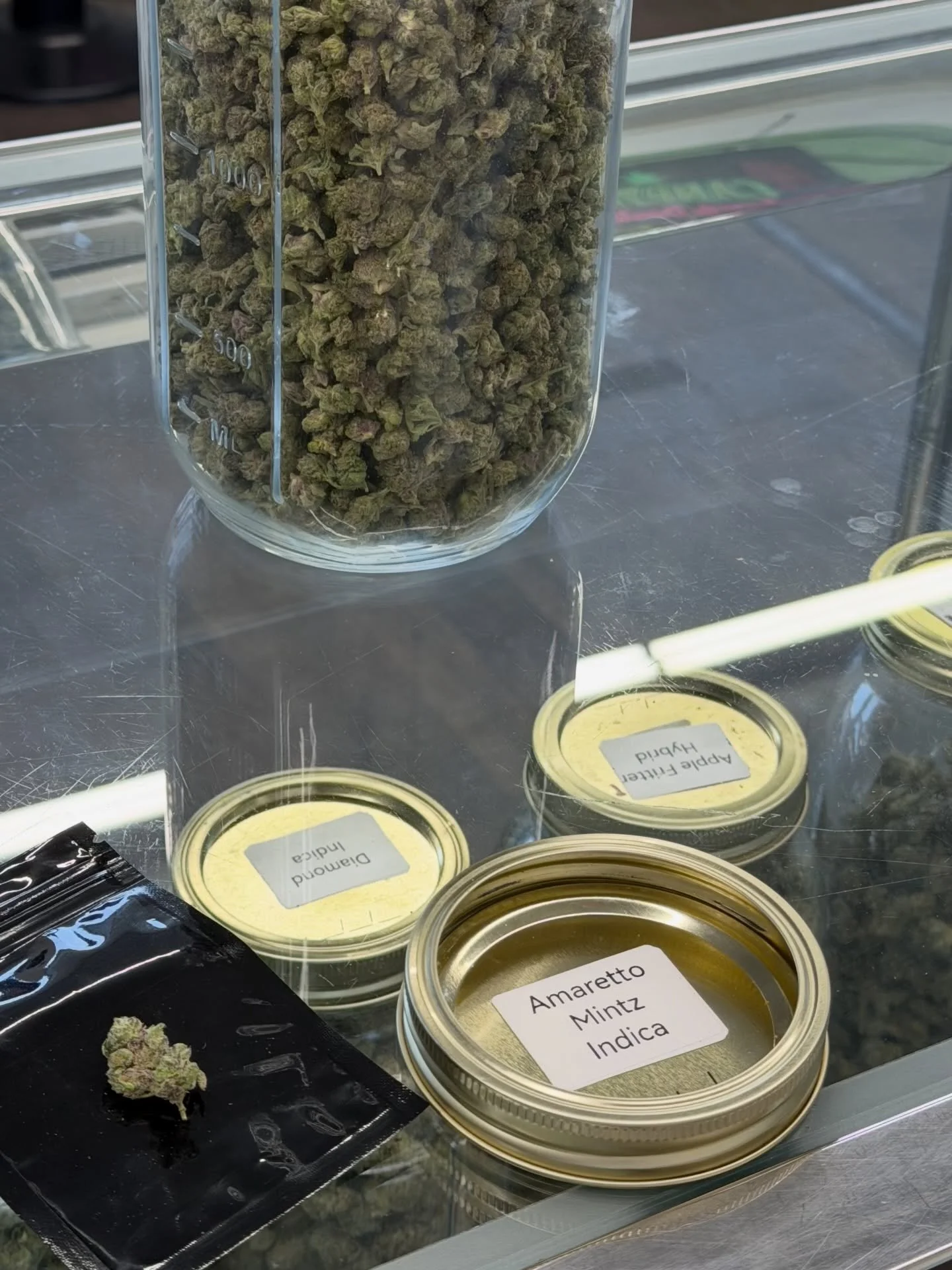 NEW FLAVORS ON DECK ‼️

-Apple Fritter🍏
-Diamond 💎
-Tahoe OG🏔️
-Permanent Marker 🖊️
-White Durban 🦨◻️

CamdynsThePlug.com

#steubenville #ohio