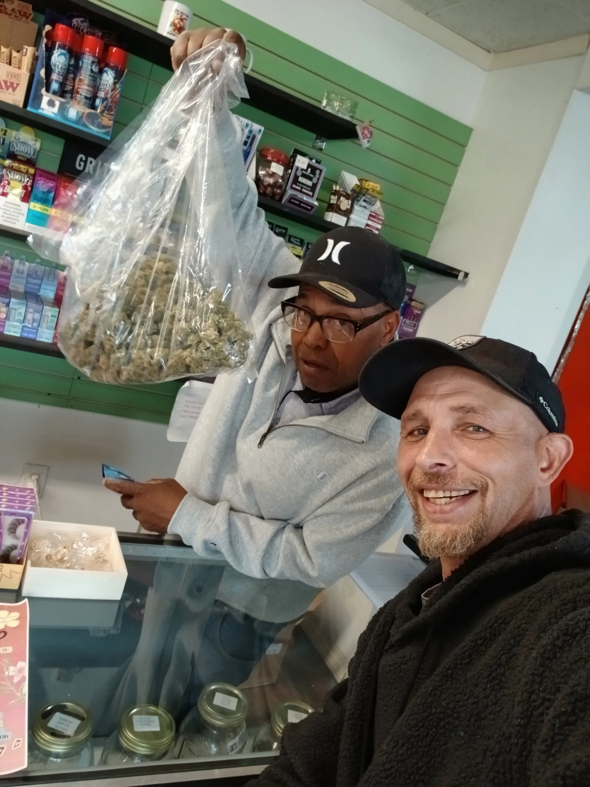We love our customers! Thank you for your continuous support!

2OZ FOR 100 IS BACK! 

Winter Breath (Hybrid) 

CamdynsThePlug.com

#winterbreath #winterbreath #stuebnville #customerservice #toptier camdynstheplug