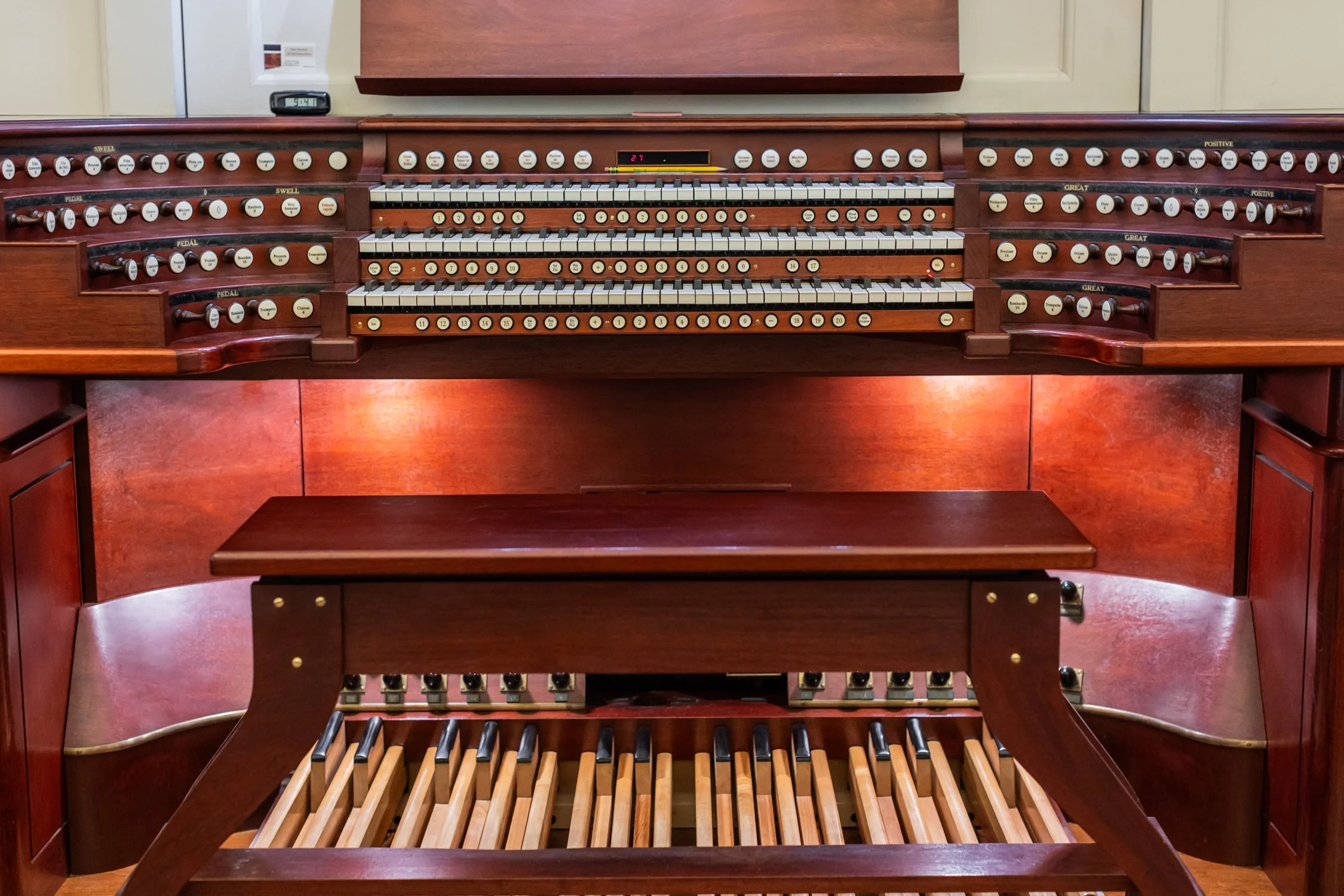 The pedals and keys of the St. James's Organ