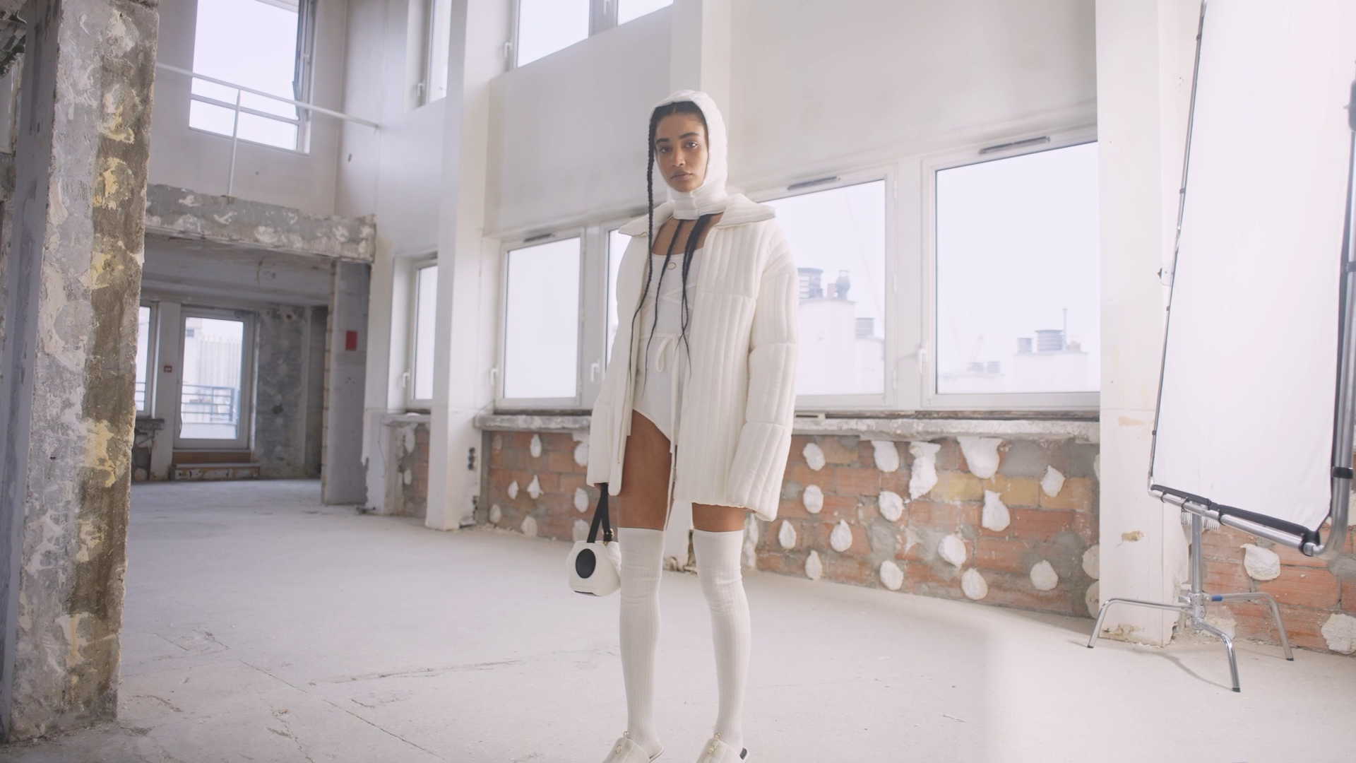 POST2_AMCA OVAL_16-9210.png