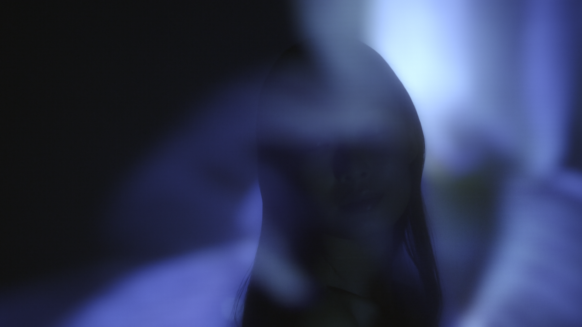 GUERLAIN_TUTO OI BLUE_MICRO-LIFT_LIVRAISON_16-9.mov.png60.png