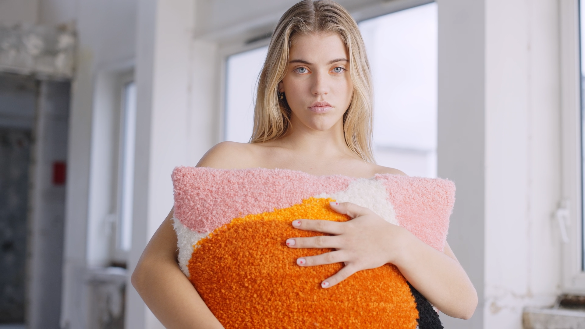 POST2_AMCA OVAL_16-9220.png