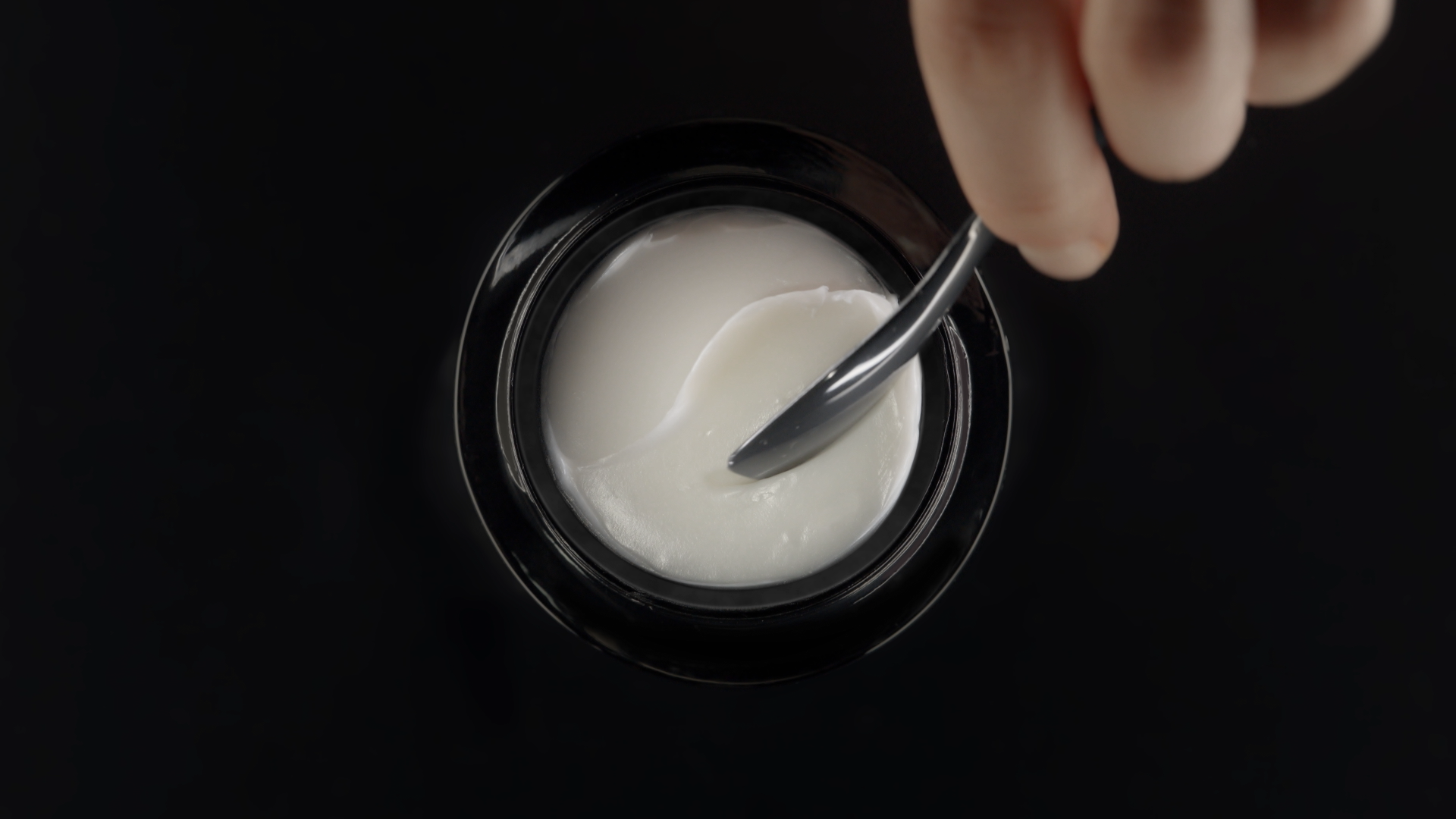 GIORGIO ARMANI_ROUTINE.png50.png