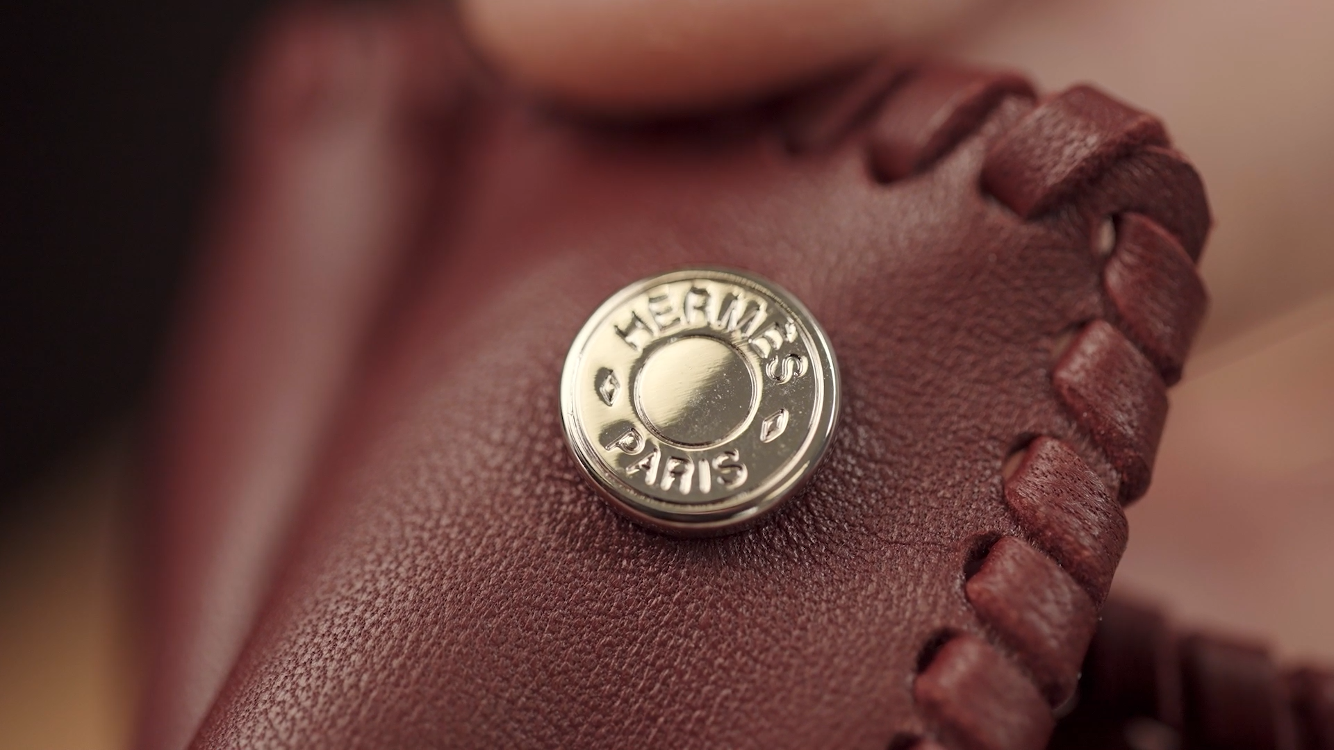 HERMÈS - LE SAVOIR-FAIRE GANTIER