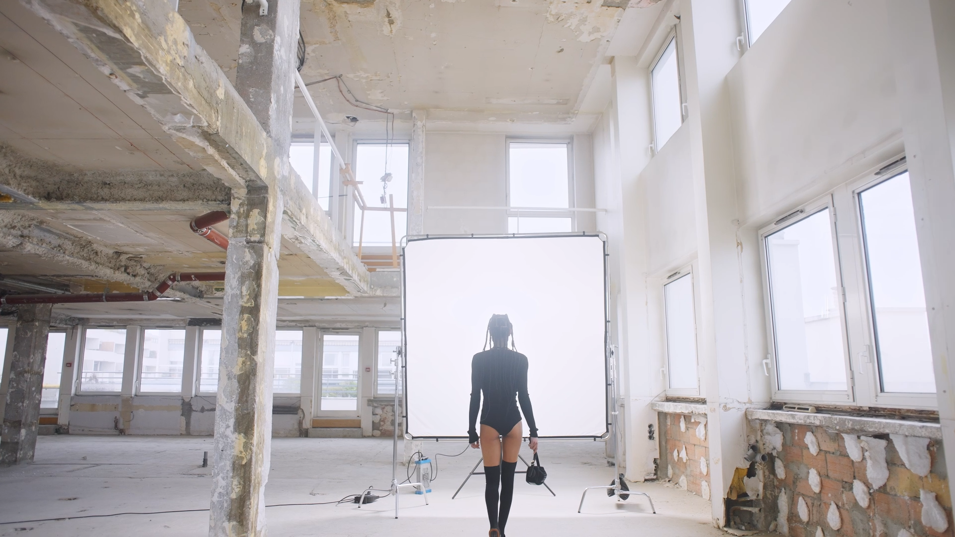 POST2_AMCA OVAL_16-950.png