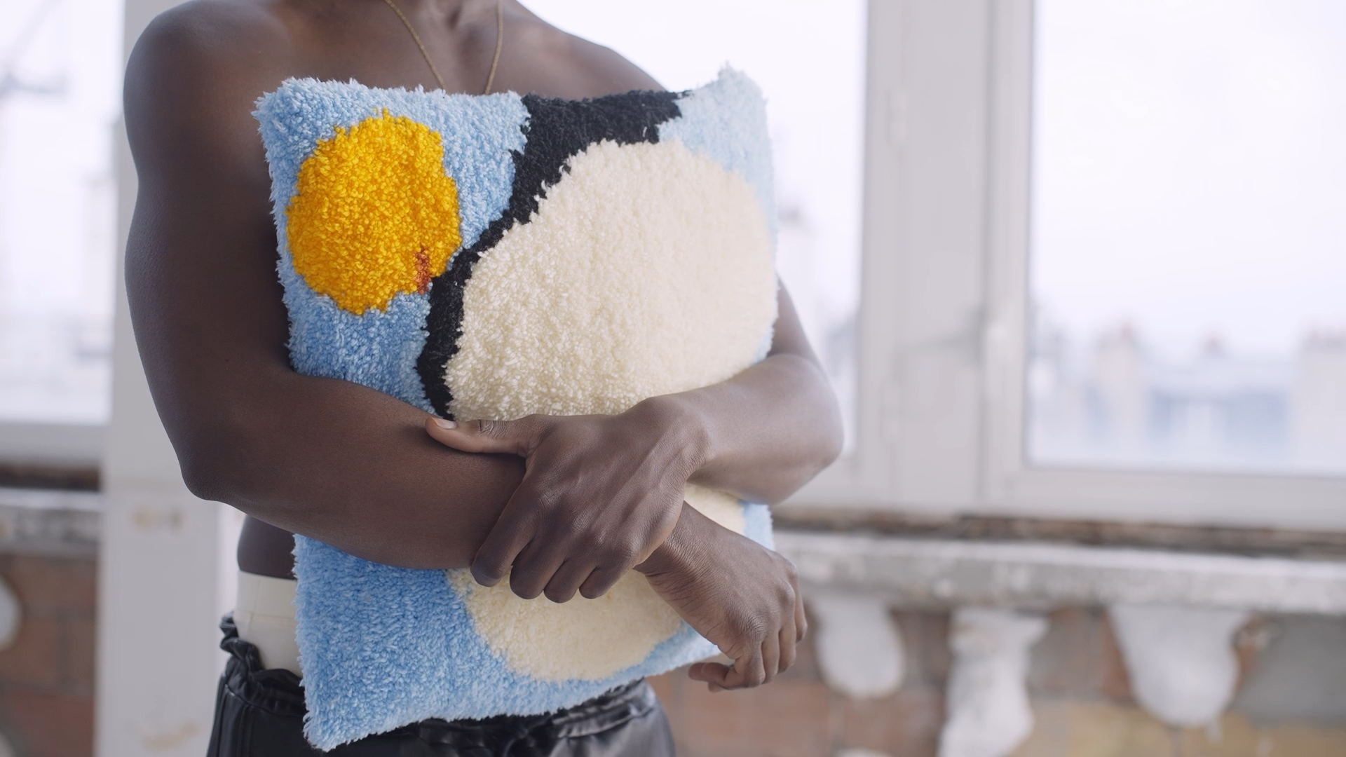 POST2_AMCA OVAL_16-9180.png