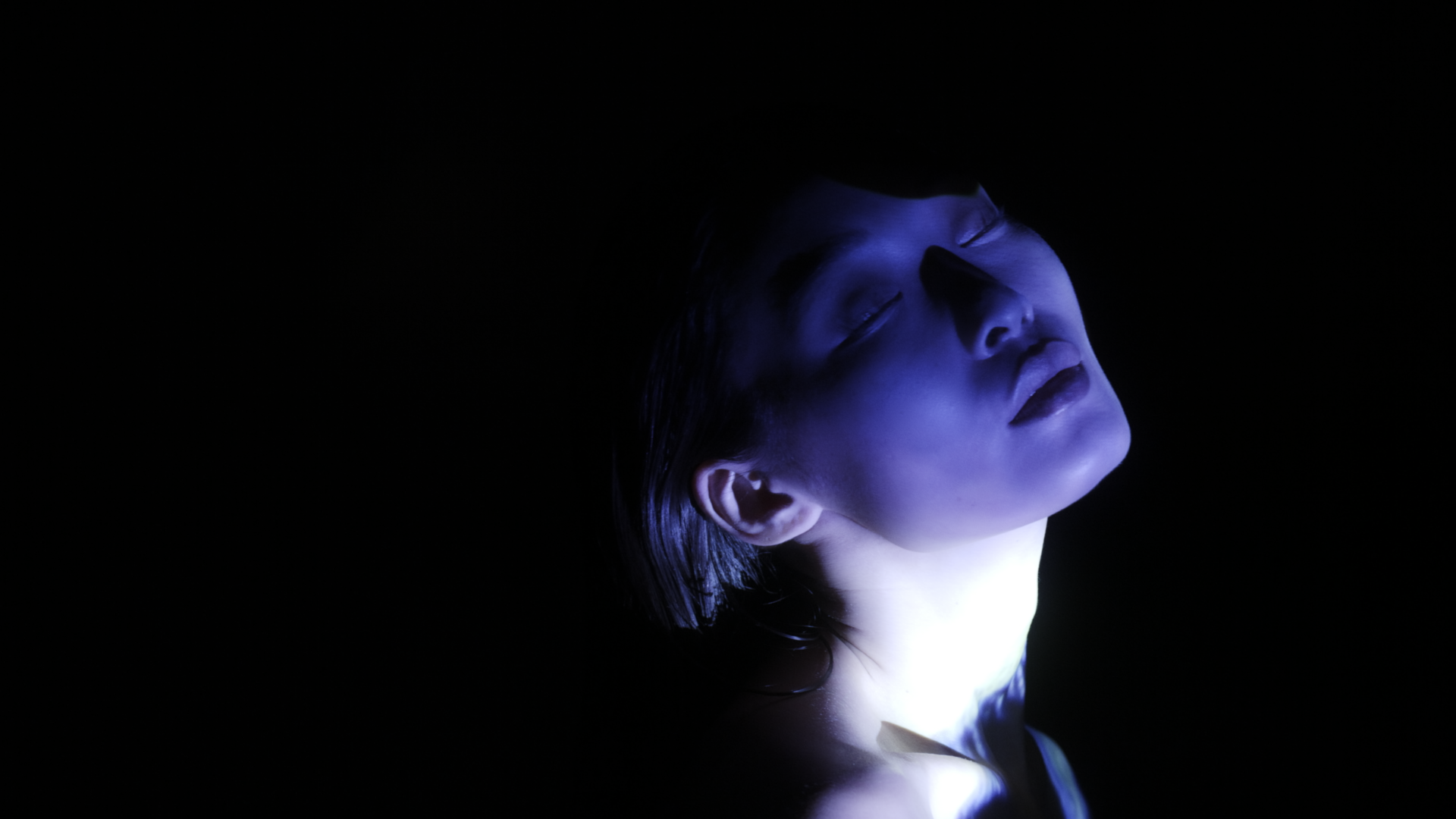 GUERLAIN_TUTO OI BLUE_MICRO-LIFT_LIVRAISON_16-9.mov.png150.png