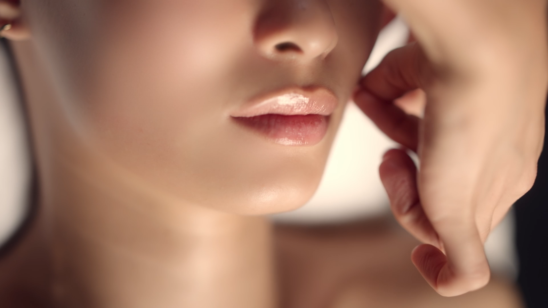 #1_GUERLAIN_TUTOS OI BLUE_OI_THE IMPERIAL FACIAL RITUAL_16-9_LIVRAISON.png60.png