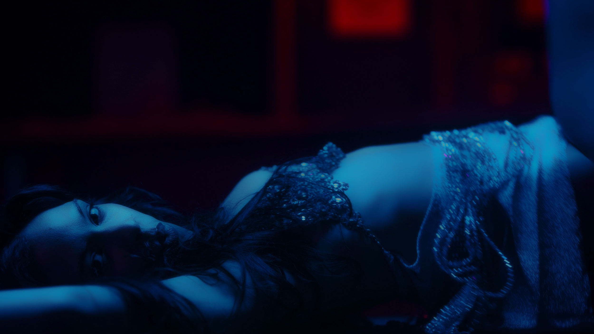 BLUE_HOLY BRUNE_COM_80.png