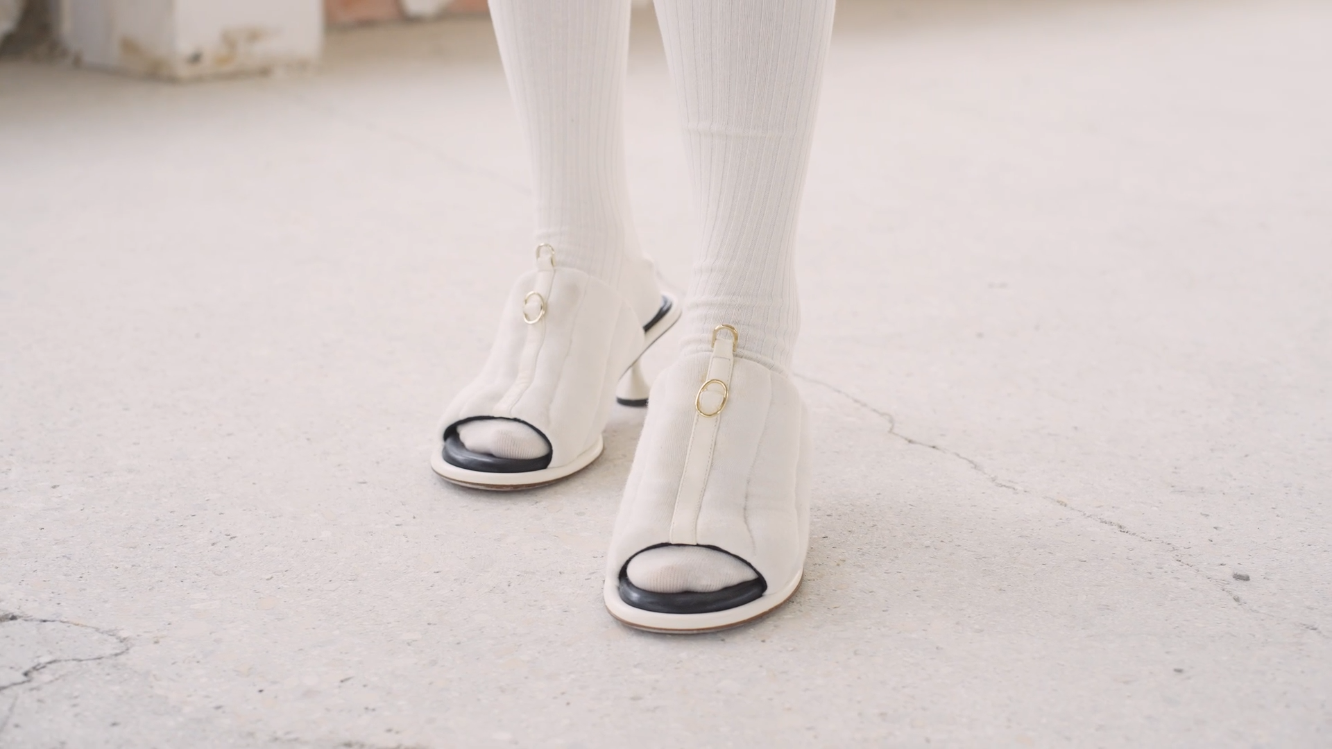 POST2_AMCA OVAL_16-9130.png