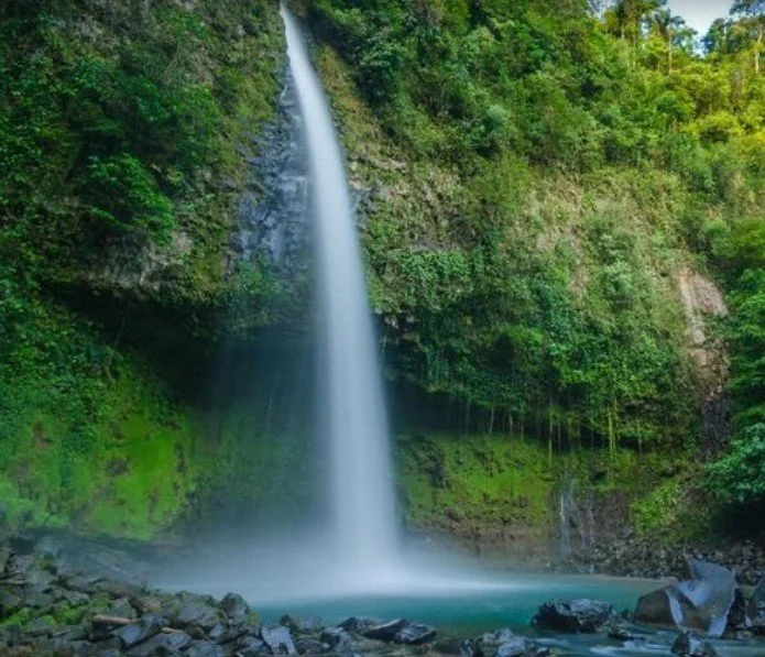 Costa Rica: A Holiday Journey Through Pura Vida, Past and Present
