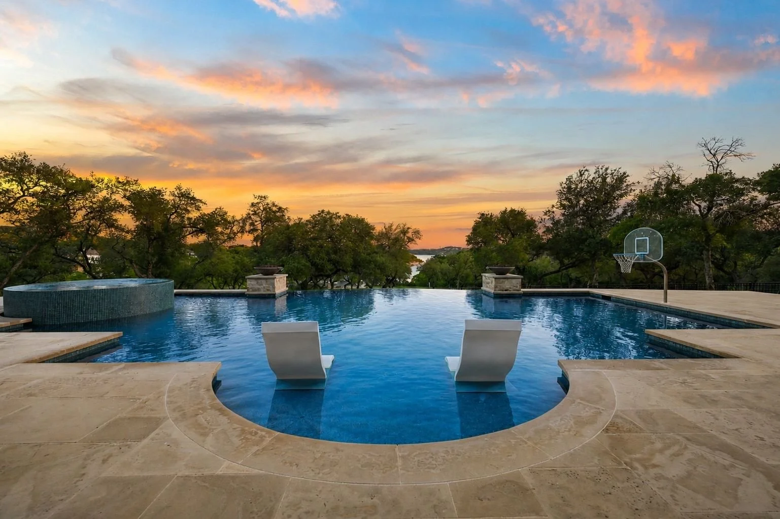 blue_pool_2.jpg