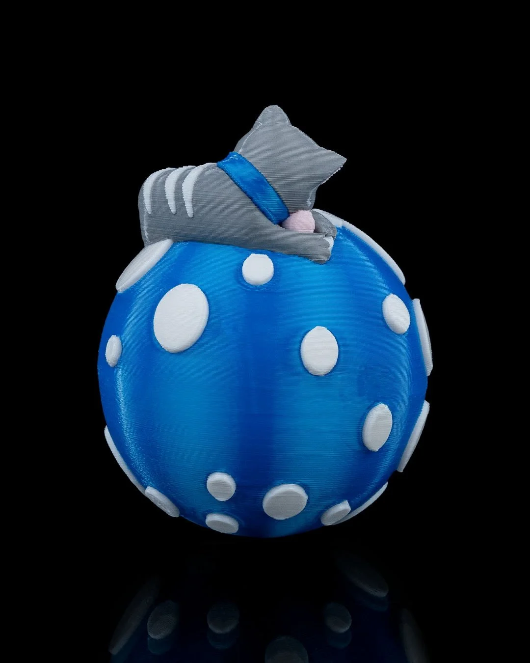 Sleeping_Cat_Christmas_Ornament3_2ede7deb73.jpg