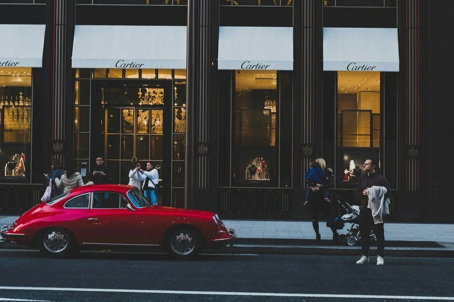 capsule wardrobe men Cartier example