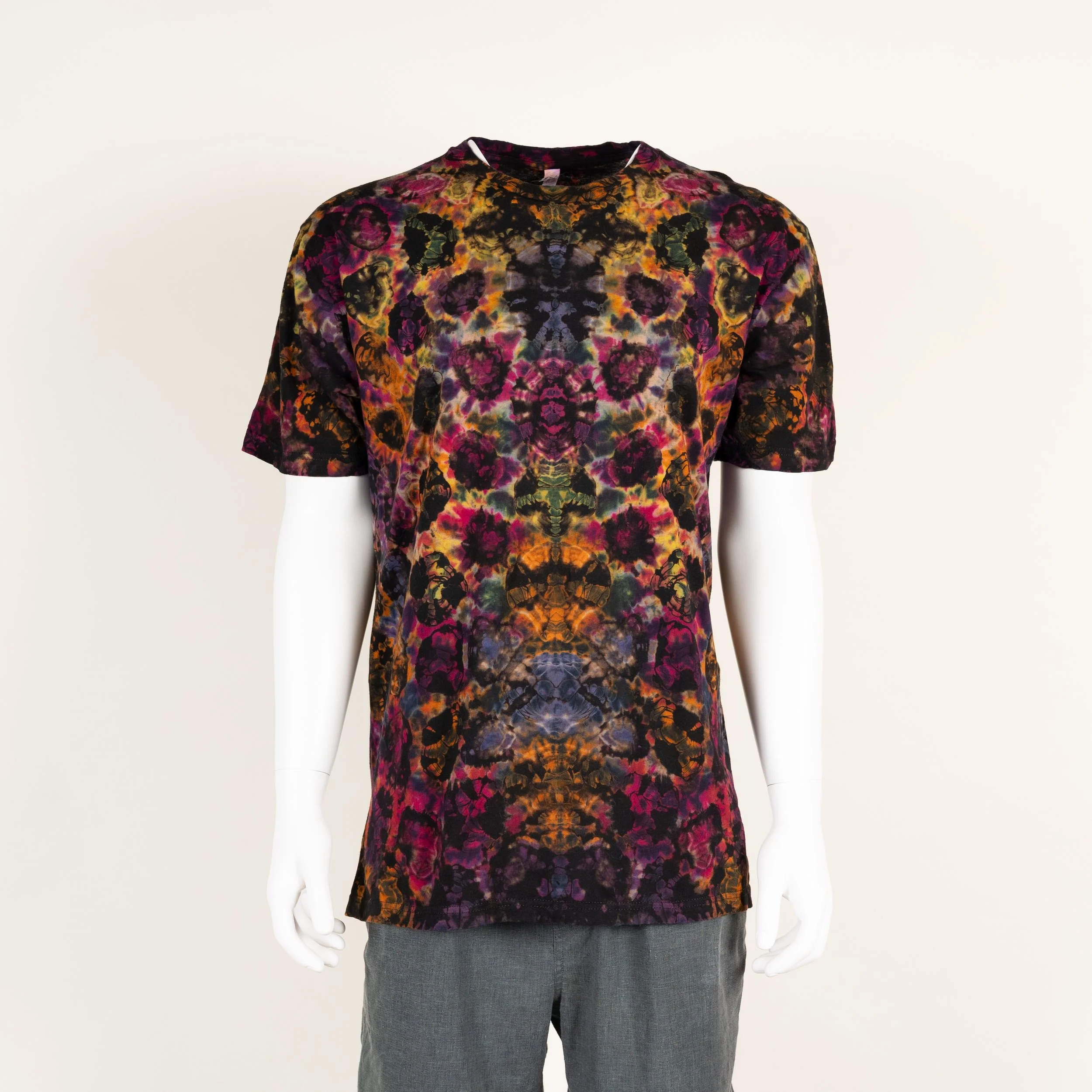 Reverse Rainbow Kenney Style Tie Dye 0104-1801-8MF.jpg