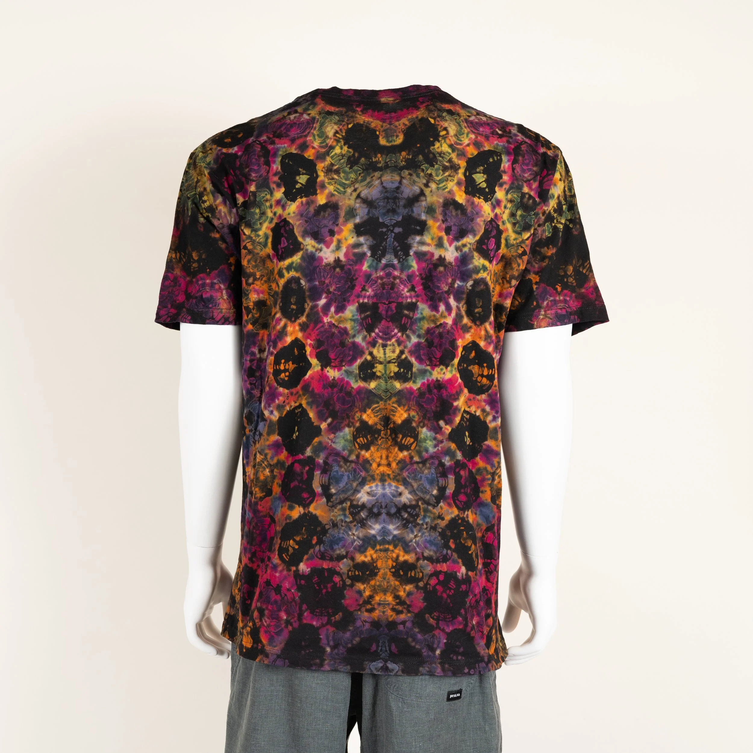 Reverse Rainbow Kenney Style Tie Dye 0104-1801-8MB.jpg