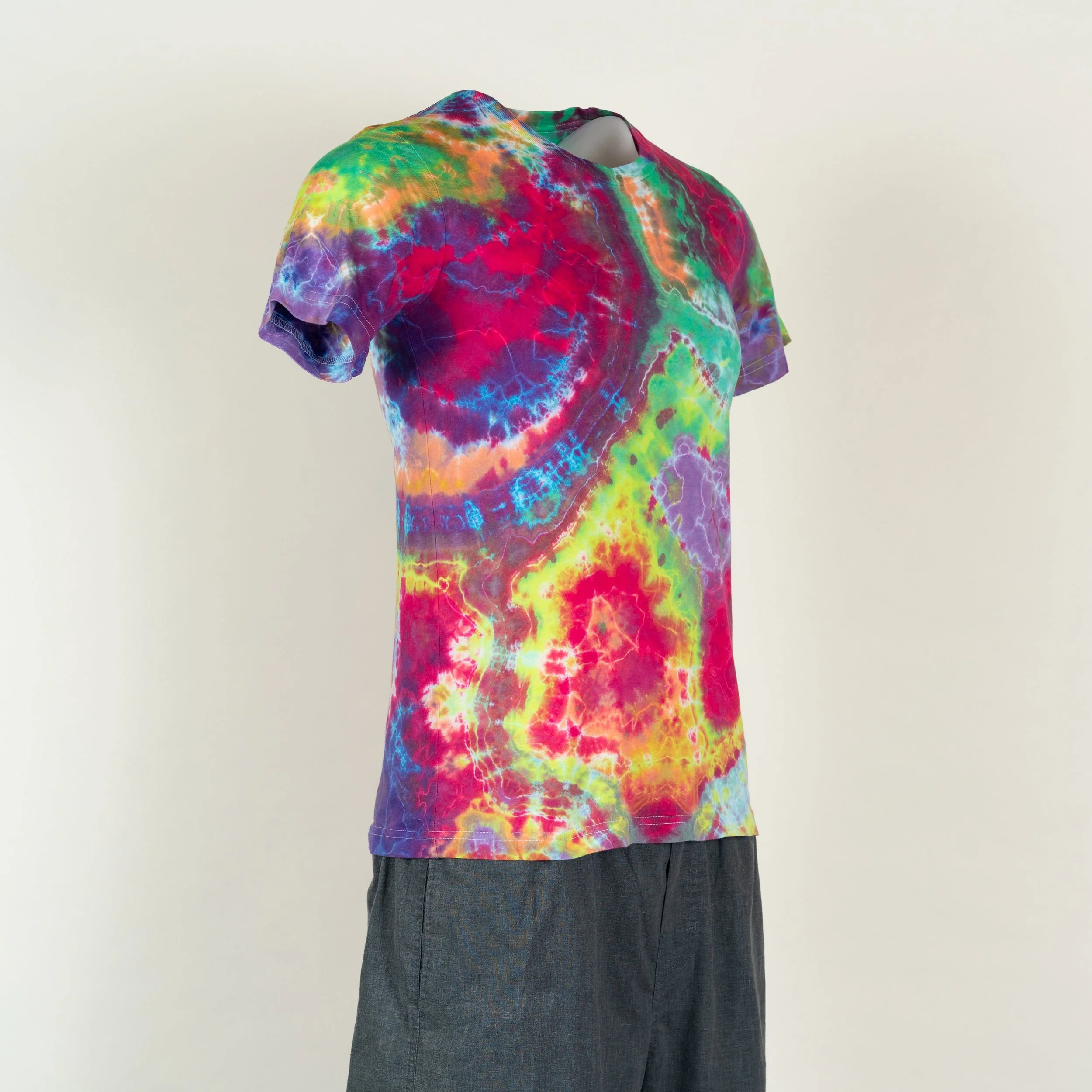 Rainbow Geode Tie Dye 0101-1701-1MR.jpg