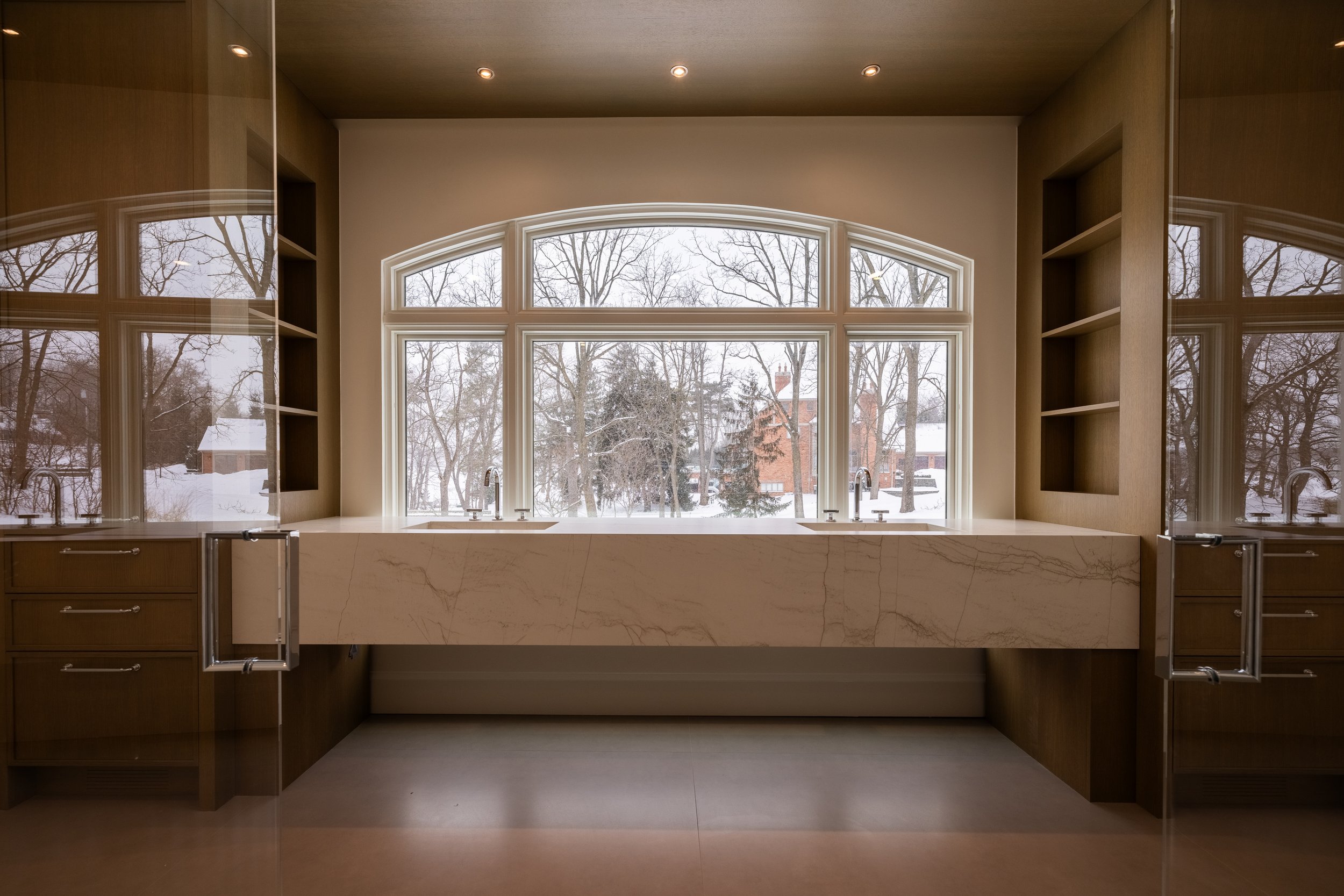 Luxury Primary Bathroom in Custom Home – Haus Custom Homes Michigan