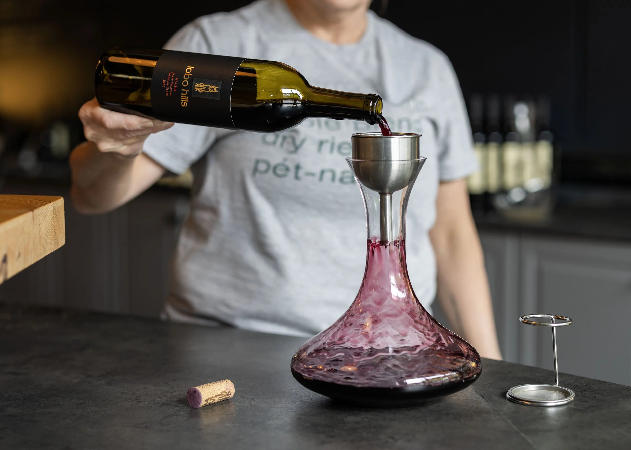 What’s the Skinny on Decanting Wine?