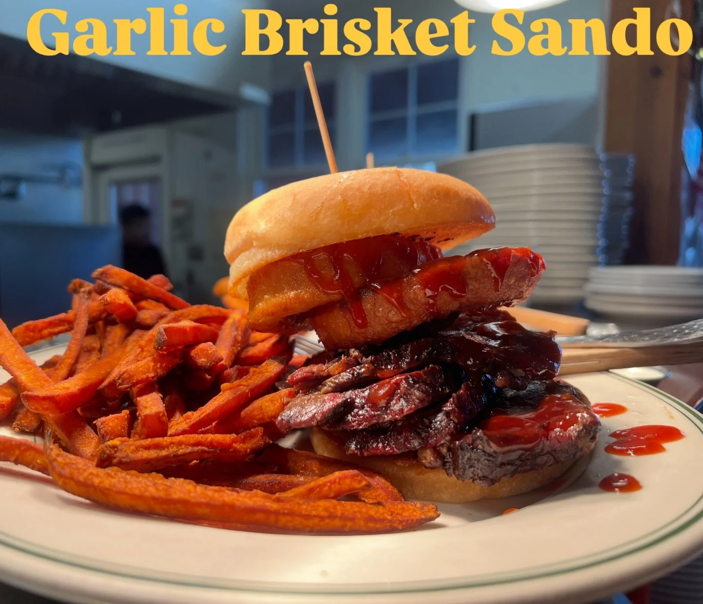 The Garlic Brisket Sando. 🧄🔥
Slow-smoked BBQ brisket piled high on a toasted garlic bun, topped with a crispy onion ring and a drizzle of signature BBQ sauce. It&rsquo;s bold, it&rsquo;s crunchy. Also comes with a side of your choice 
#garlicbriske