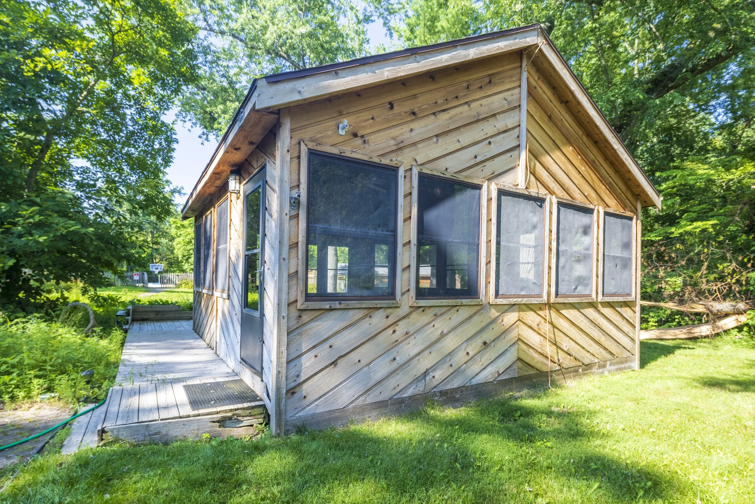 QCabinBrowntown0086.jpg