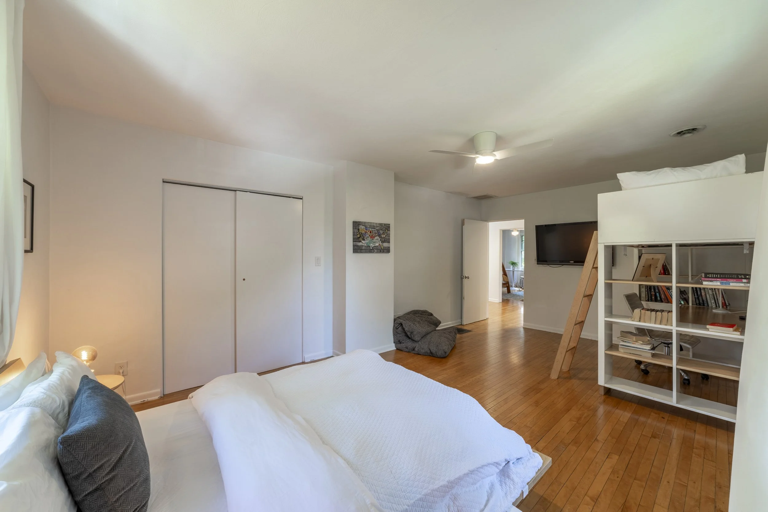JThirdBedBrowntown0038.jpg