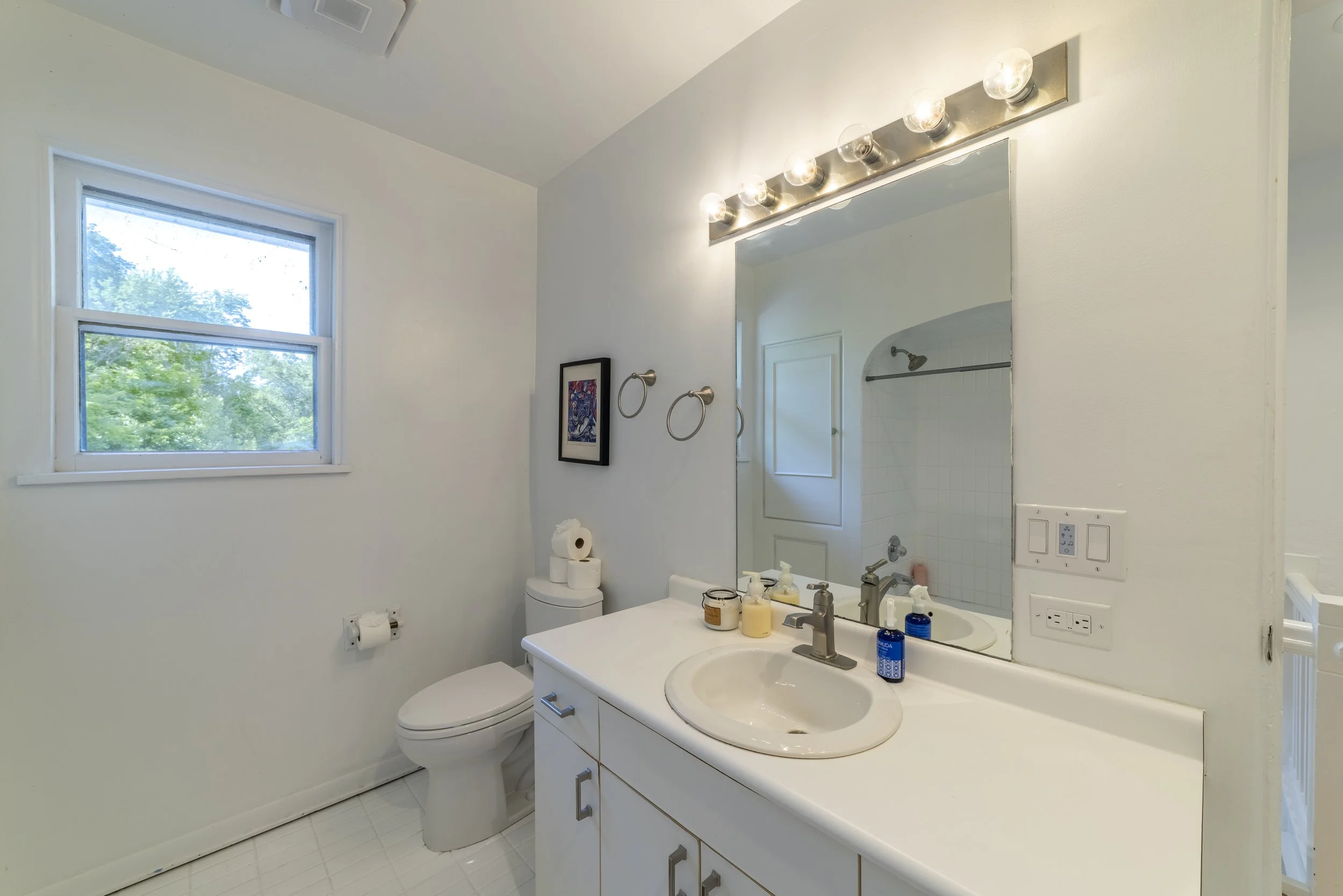 LUpperBathBrowntown0032.jpg