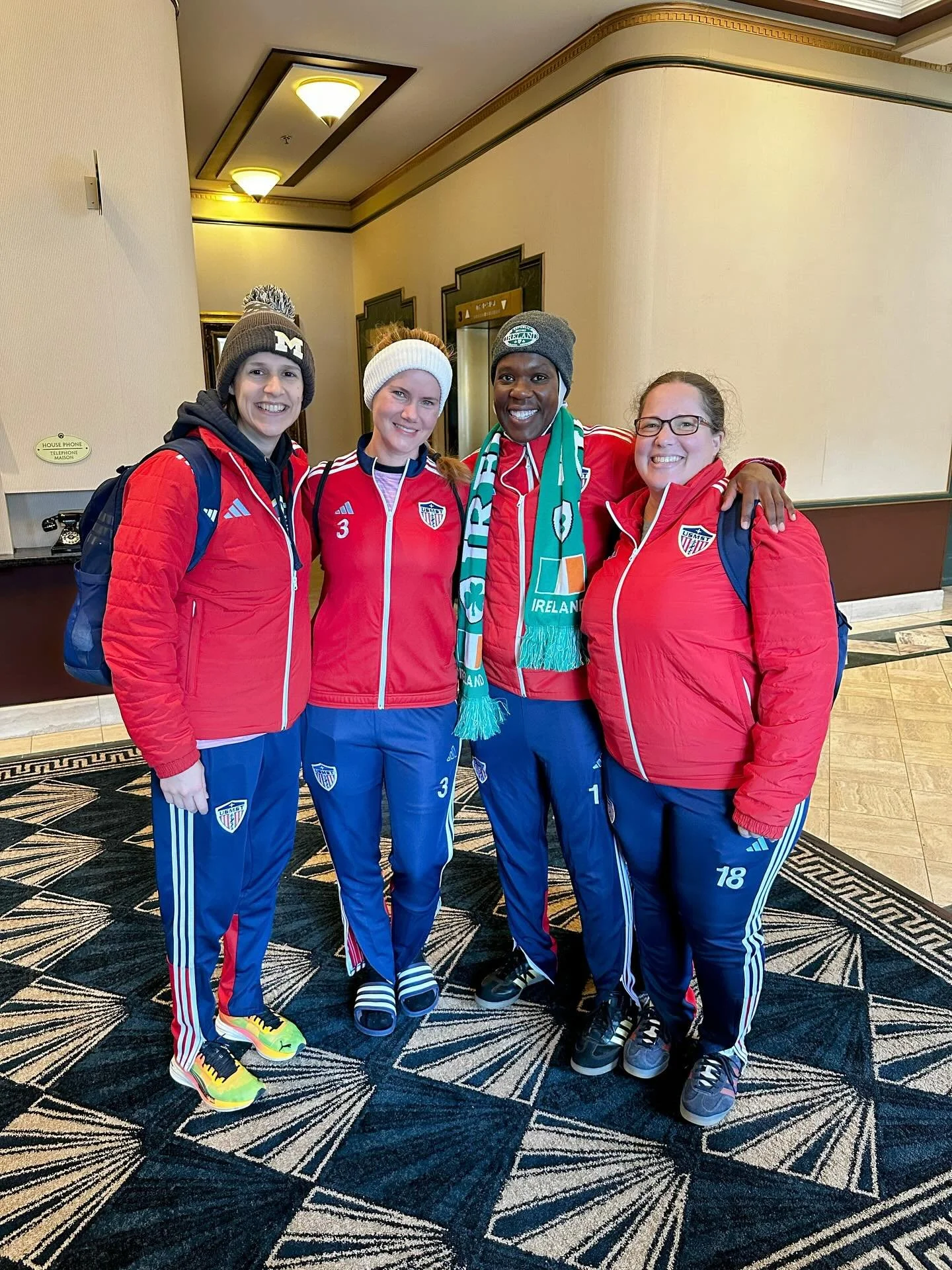 Shoutout to the Canadian Women&rsquo;s Medical Football Team @cdnwmft for inviting the US team to Ottawa for their soccer trials! 🇨🇦⚽️🇺🇸

What a weekend &mdash; a beautiful garden party, incredible medical talks, great food, networking with brill