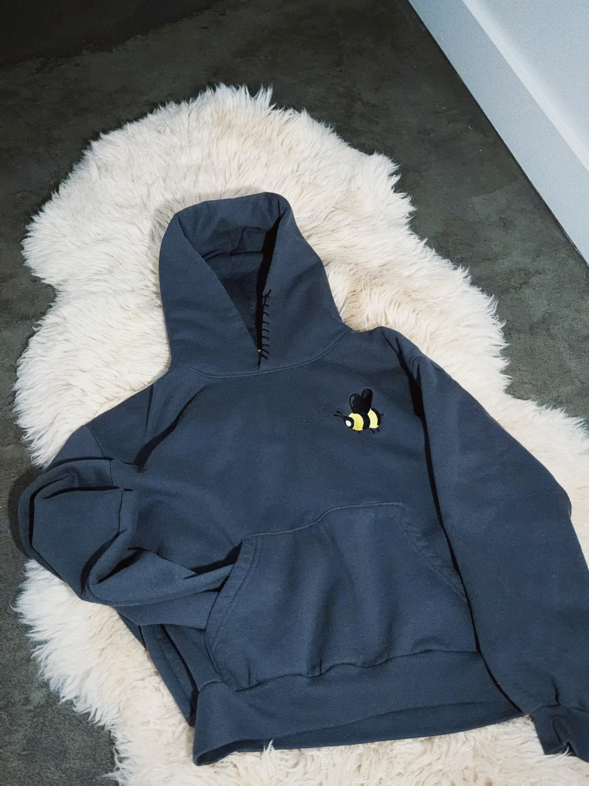 Charcoal in 2 lights both a sight to see 😊🪽

#viralpost #hoodies #fypp #explorepages #aesthetic
