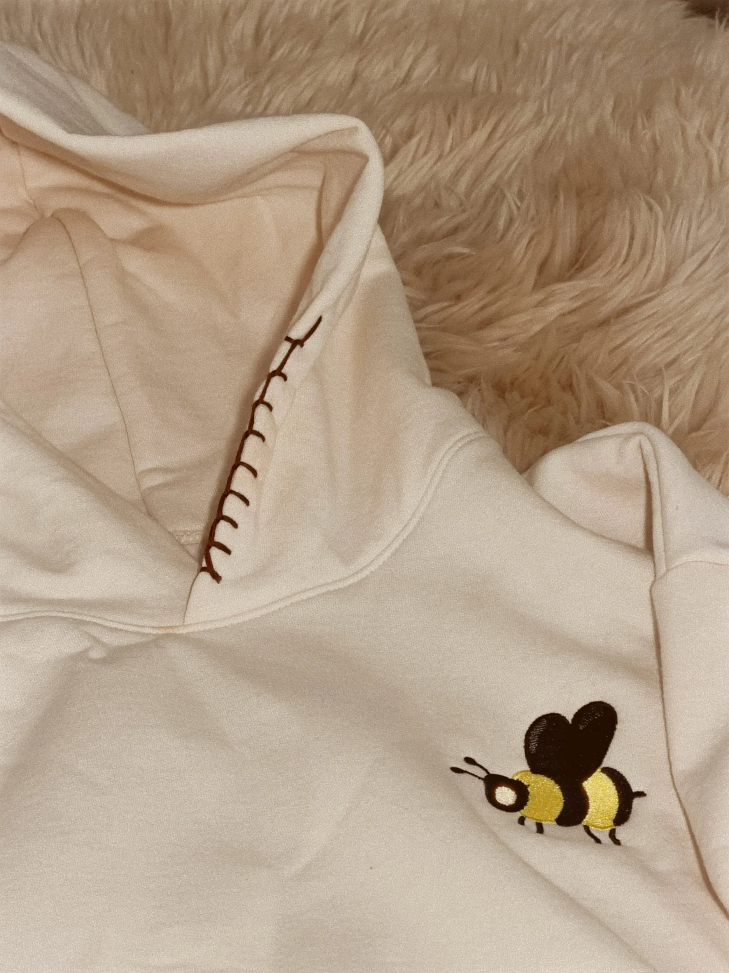 Warm tones 

#viralpost #explorepages #fyppp #hoodies #millionviews❤️