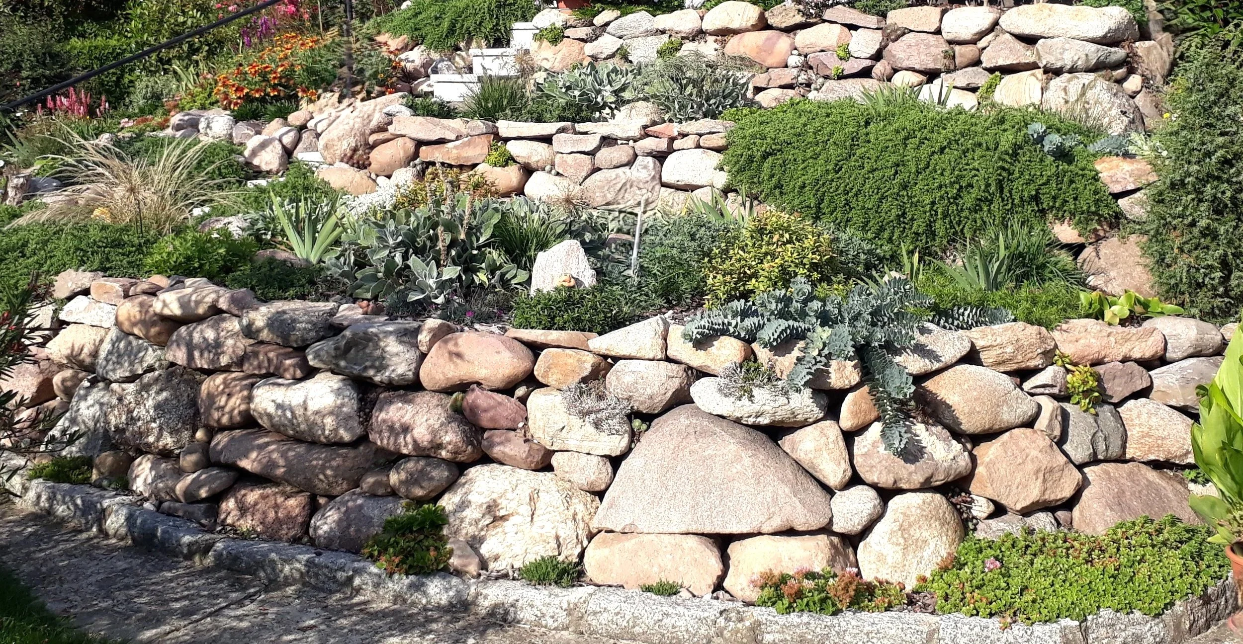 Trockenmauer aus Granit