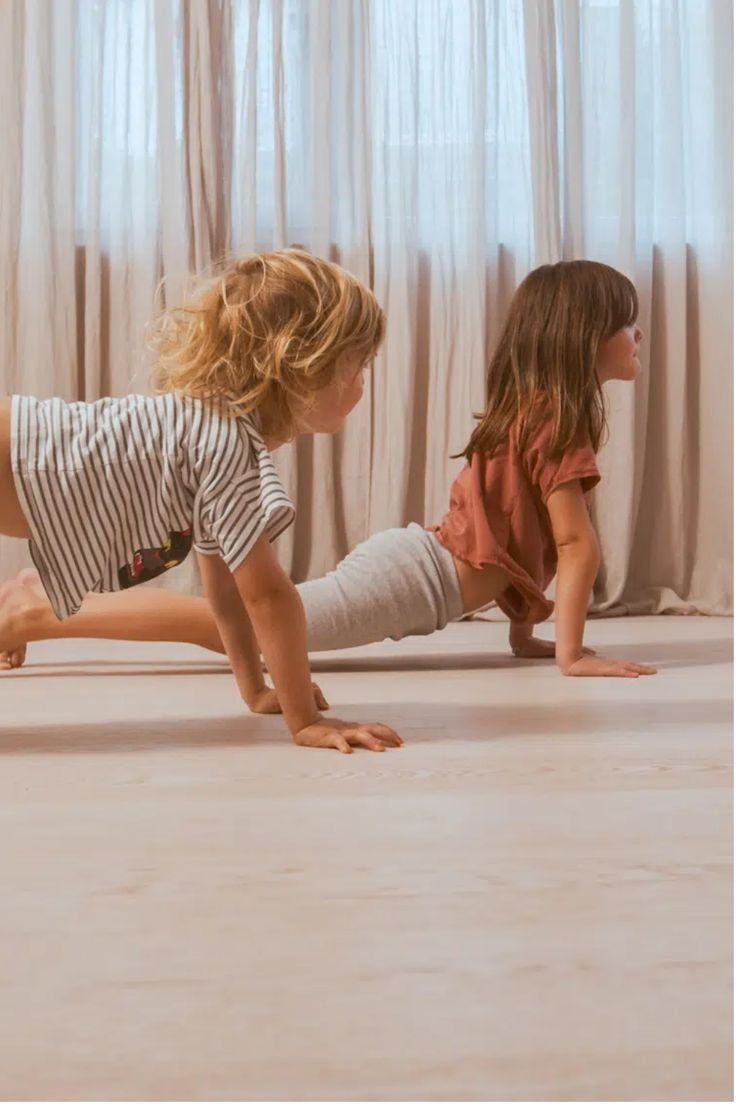 Kinder Yoga Übungen mit Tieren.jpeg