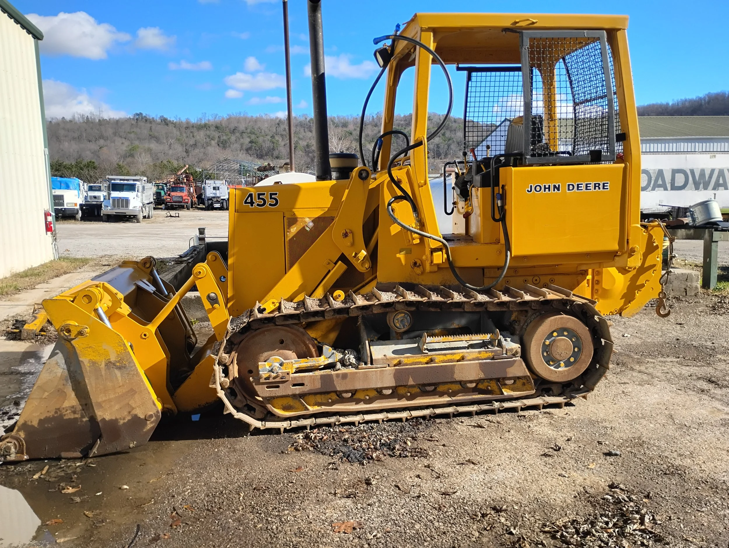 John Deere 455G crawler loader