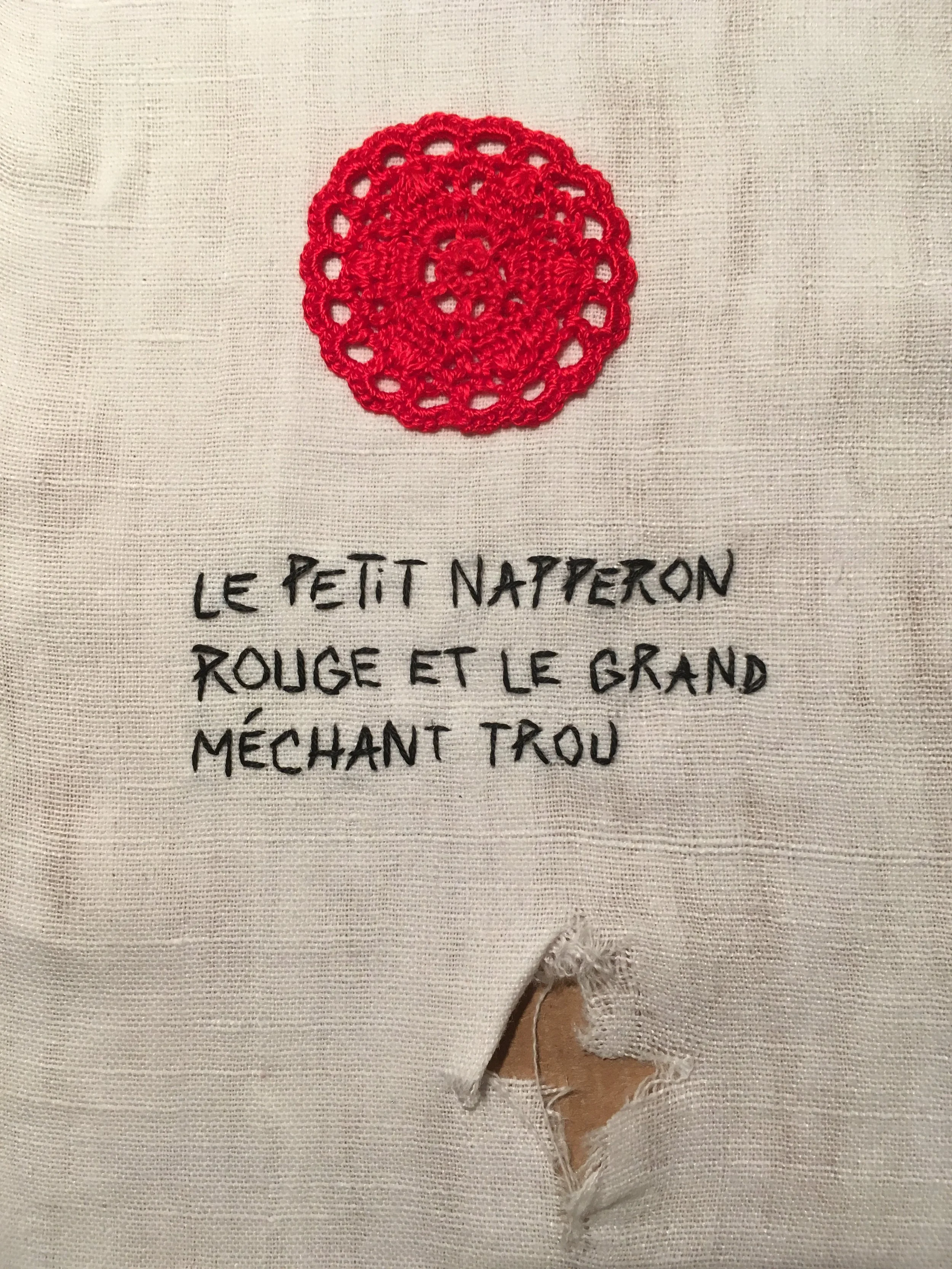 Le petit napperon rouge et le grand méchant trou (25 cm x 20 cm) - 2023