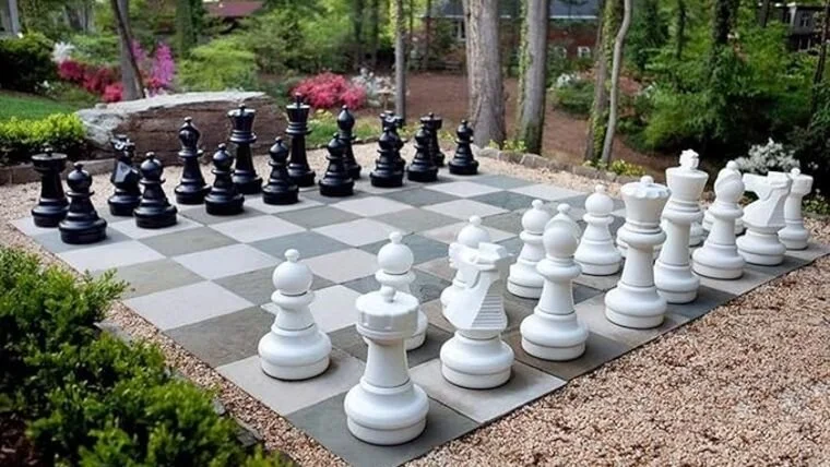 Giant Chess & Chess Mat ($650/day)