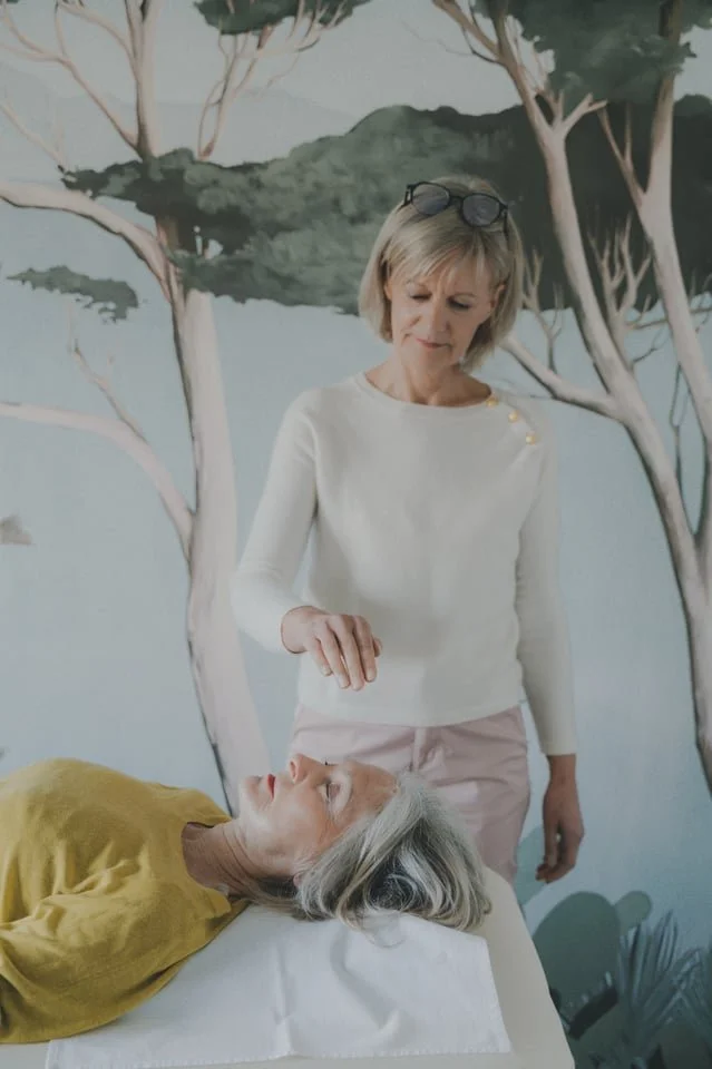 SoulagezSandrine Bedos magnétiseur à Bergerac pour soulager douleurs et mal-être psychique