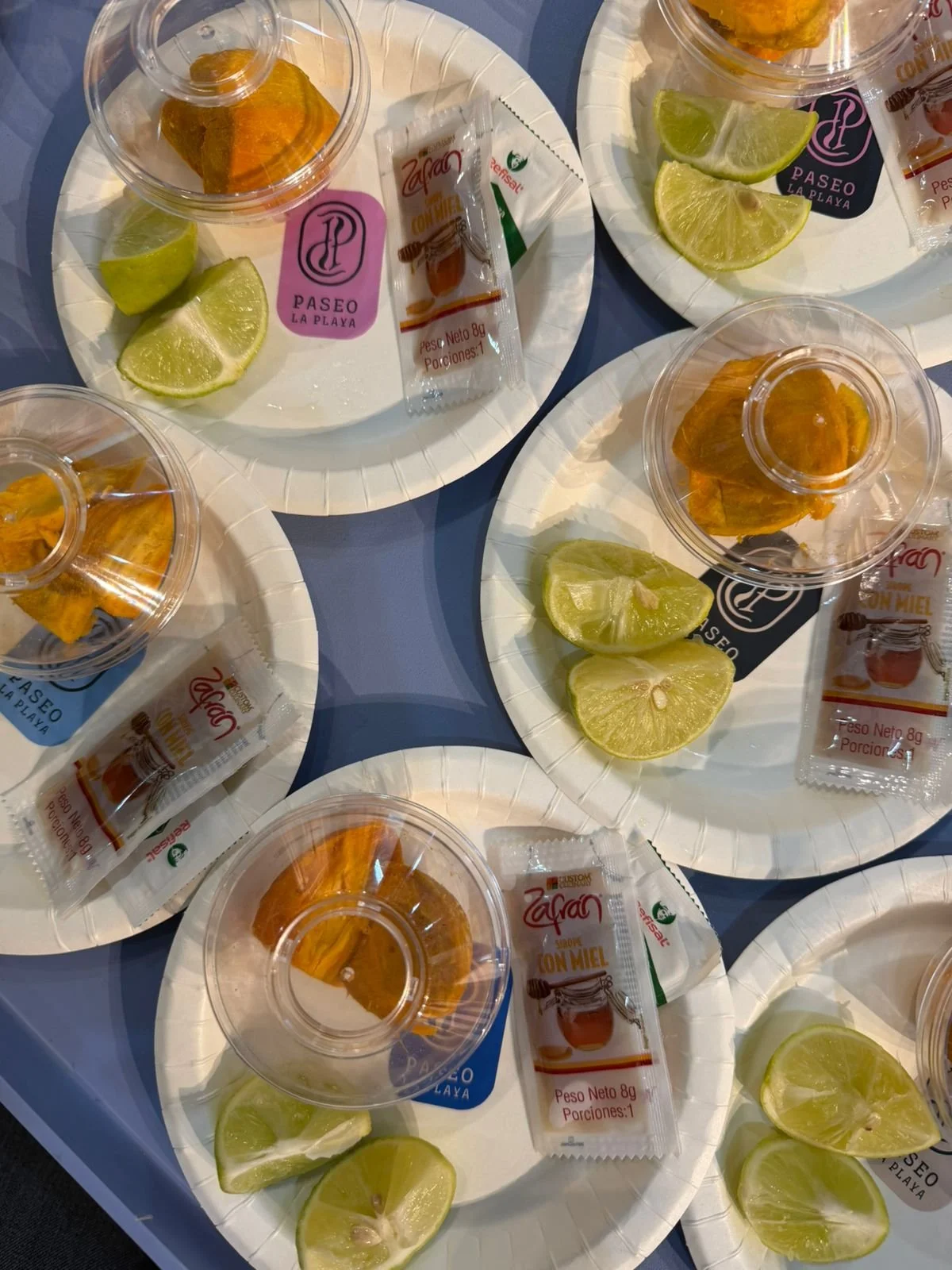 Chontaduro una fruta muy tradicional de pacifico la cual se puede comer con limón, miel y sal