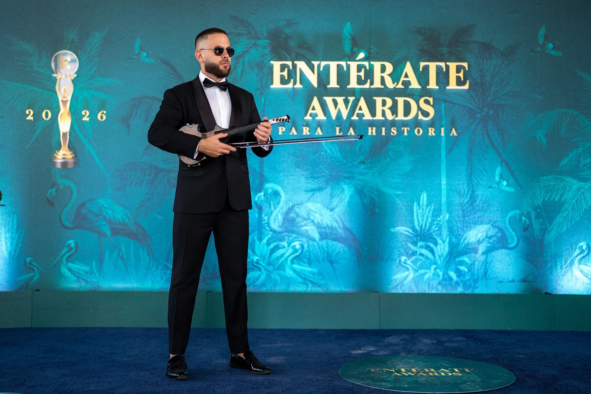 Editorial-style event violinist photo at Entérate Awards in Miami