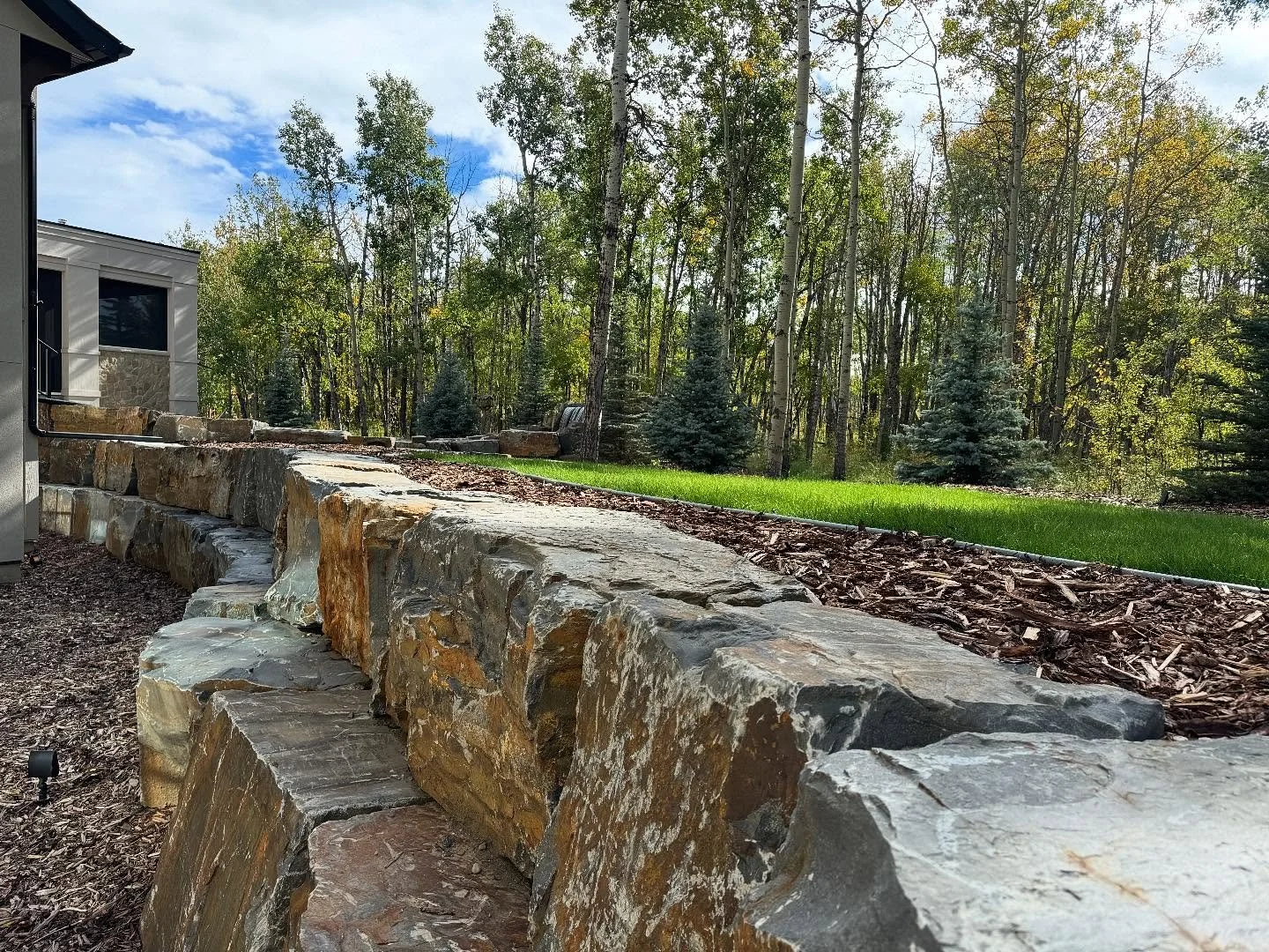 Window Well GOALS 💥
.
.
&bull; Booking 2025 #CookItUp
.
.
#landscape #landscapephotography #landscapingcalgary #calgary #calgarybuilding #yyc #yycnow #yycliving #calgary #yyc #construction #CAT #excavation