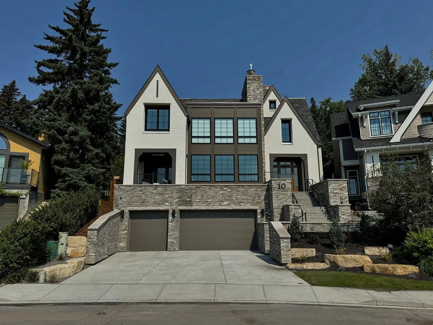 We&rsquo;ve been busy &amp; lots to share 📸 
.
.
&bull; Booking 2025 #CookItUp
.
.
#saturday #work #landscapephotography #landscape #landscapes #calgary #yyc #luxury #explorepage #explore #instagram #instagood #follow